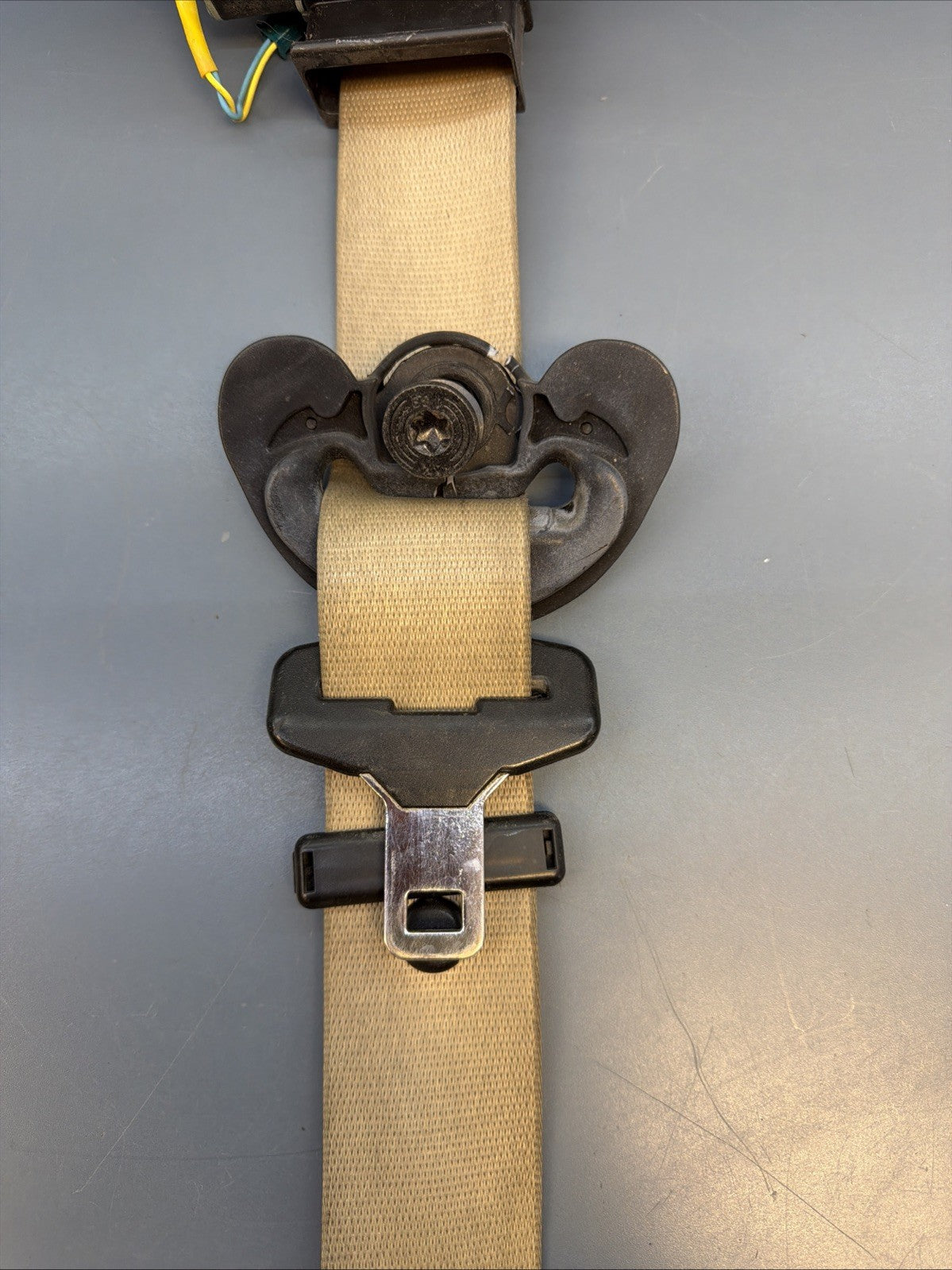 BMW E90 Sedan Front Left Driver Seat Belt Retractor  34072774