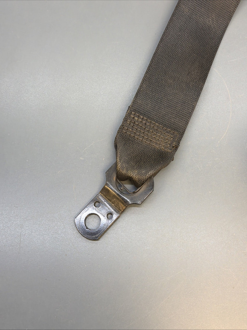 2004 - 2010 BMW X3 E83 FRONT LEFT DRIVER SIDE SEAT BELT STRAP 34003071B OEM