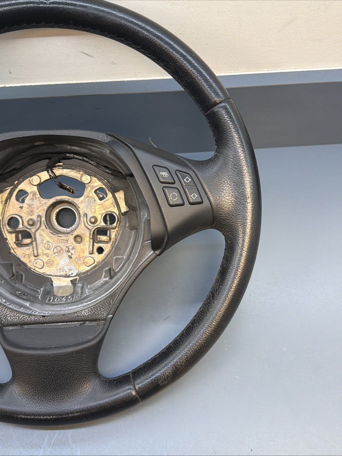 06 - 12 BMW 328 330 E90 E92 335i Steering Wheel With Multifunctional Buttons OEM