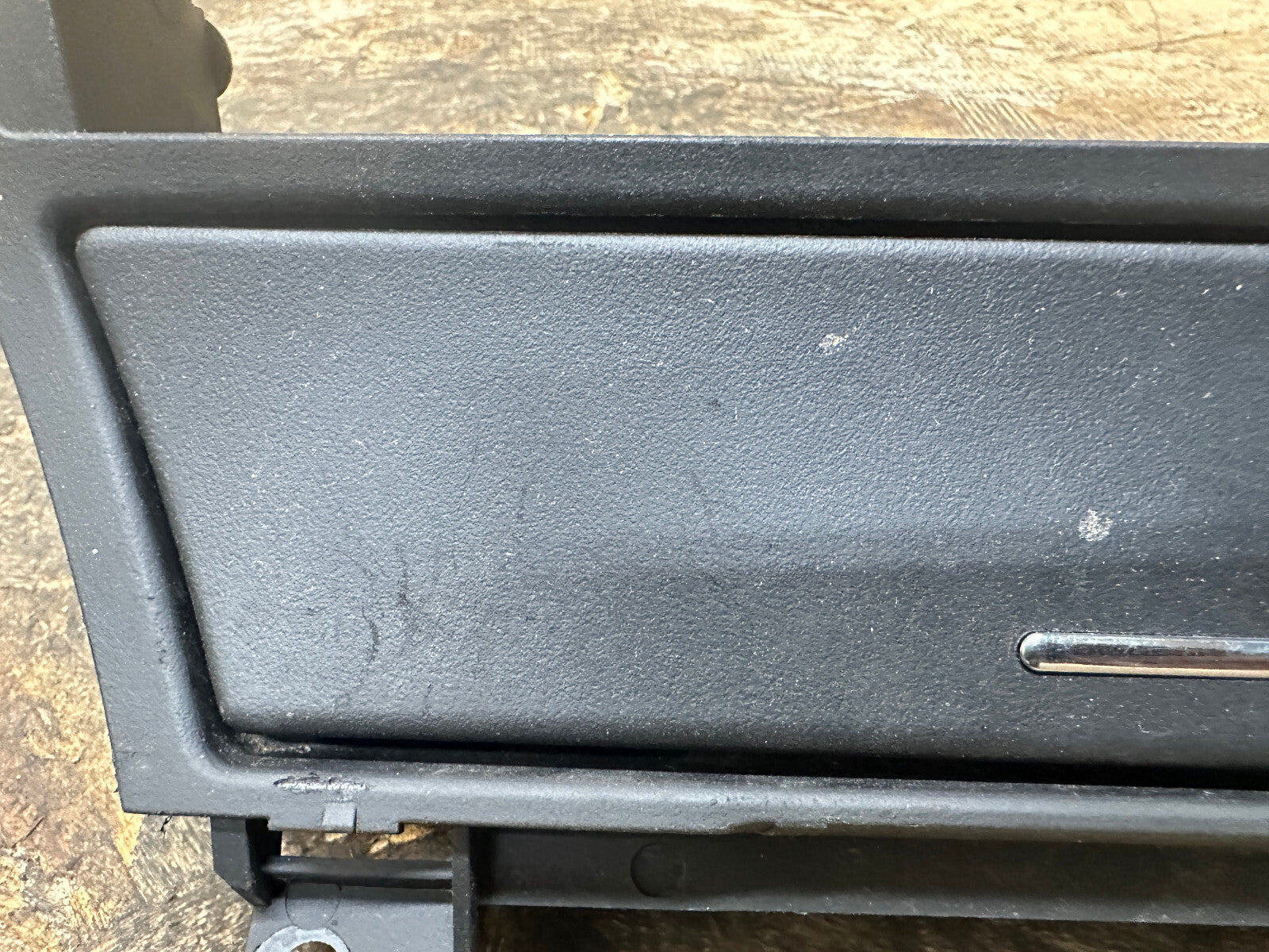 BMW 99-06 E46 3 SERIES BLACK CENTER STOREAGE TRIM+TRAY OEM 8268887+8268888