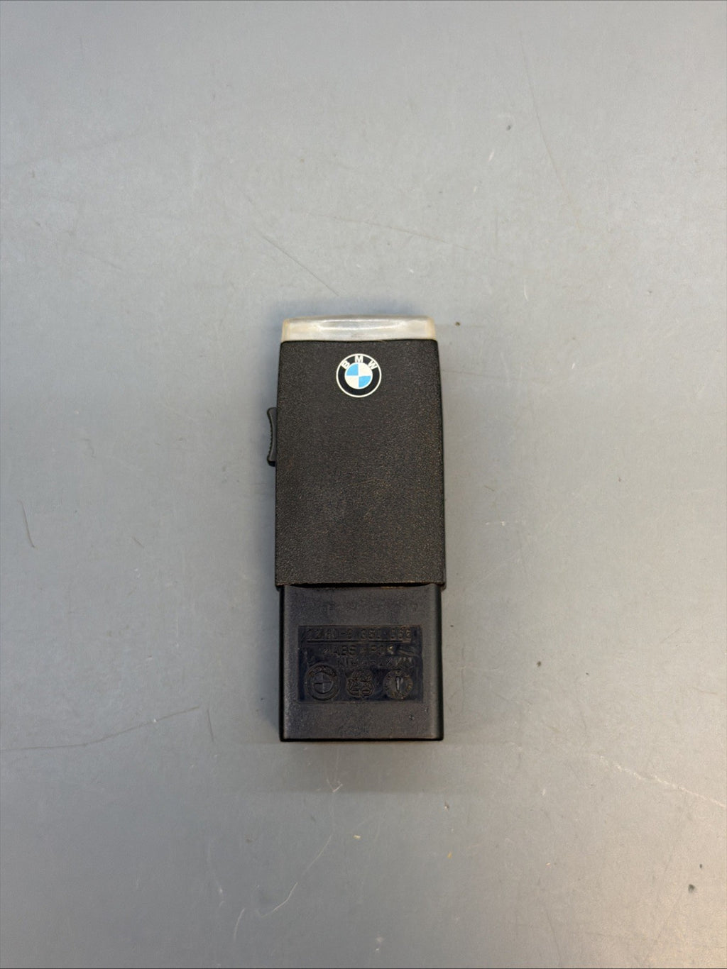 BMW E38 E39 E46 E52 E53 E60 E63 E64 GLOVE BOX RECHARGEABLE FLASH LIGHT 8360066