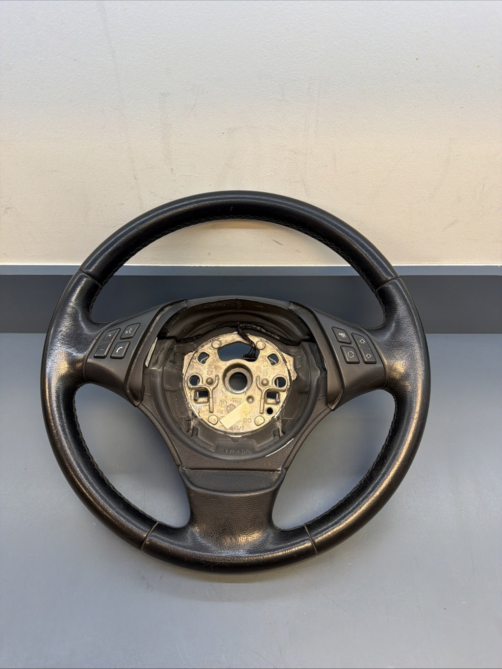 BMW 3-series E90/E91/E92/E93 Standard Leather Steering Wheel Black Leather