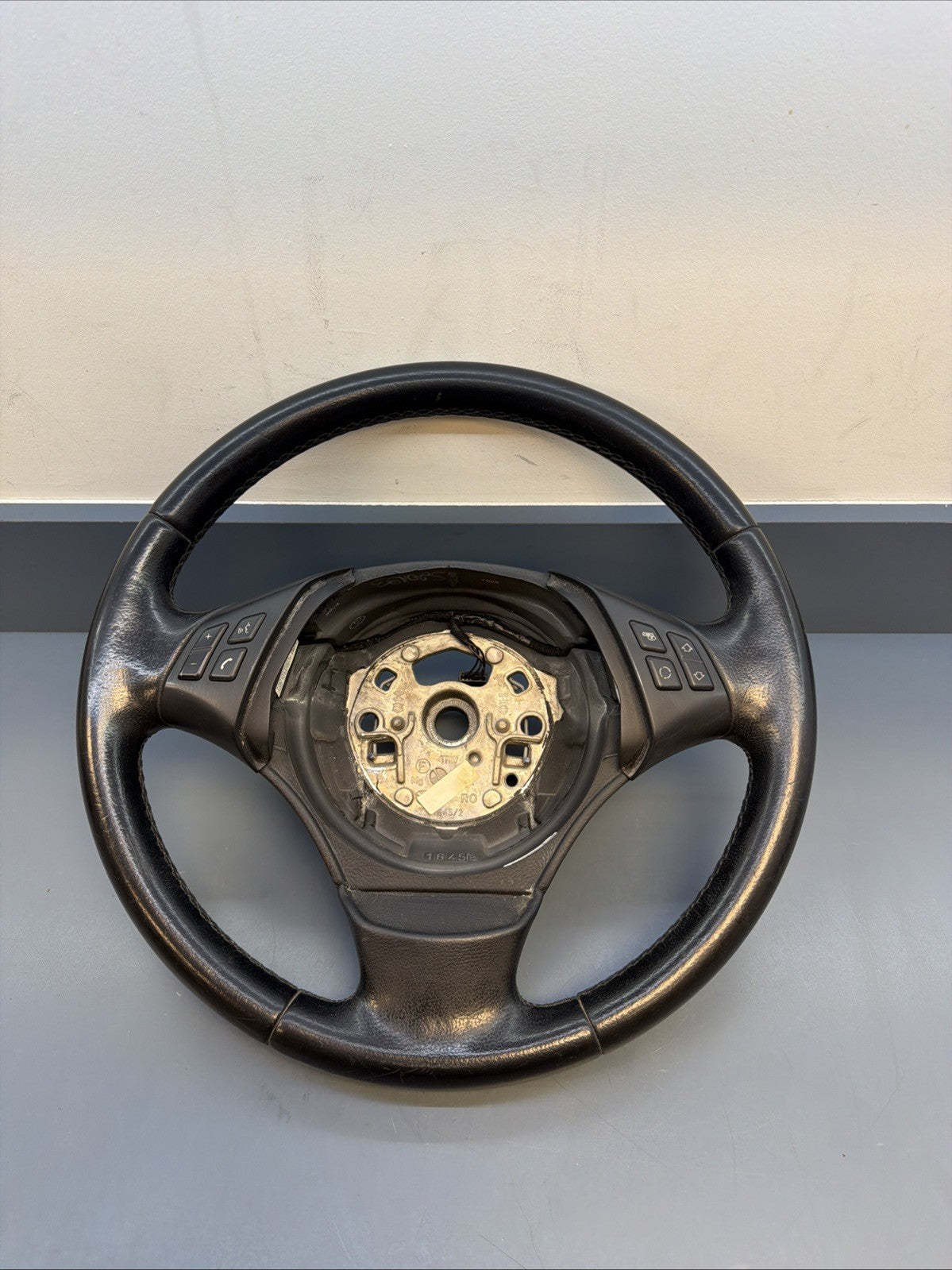 BMW 3-series E90/E91/E92/E93 Standard Leather Steering Wheel Black Leather