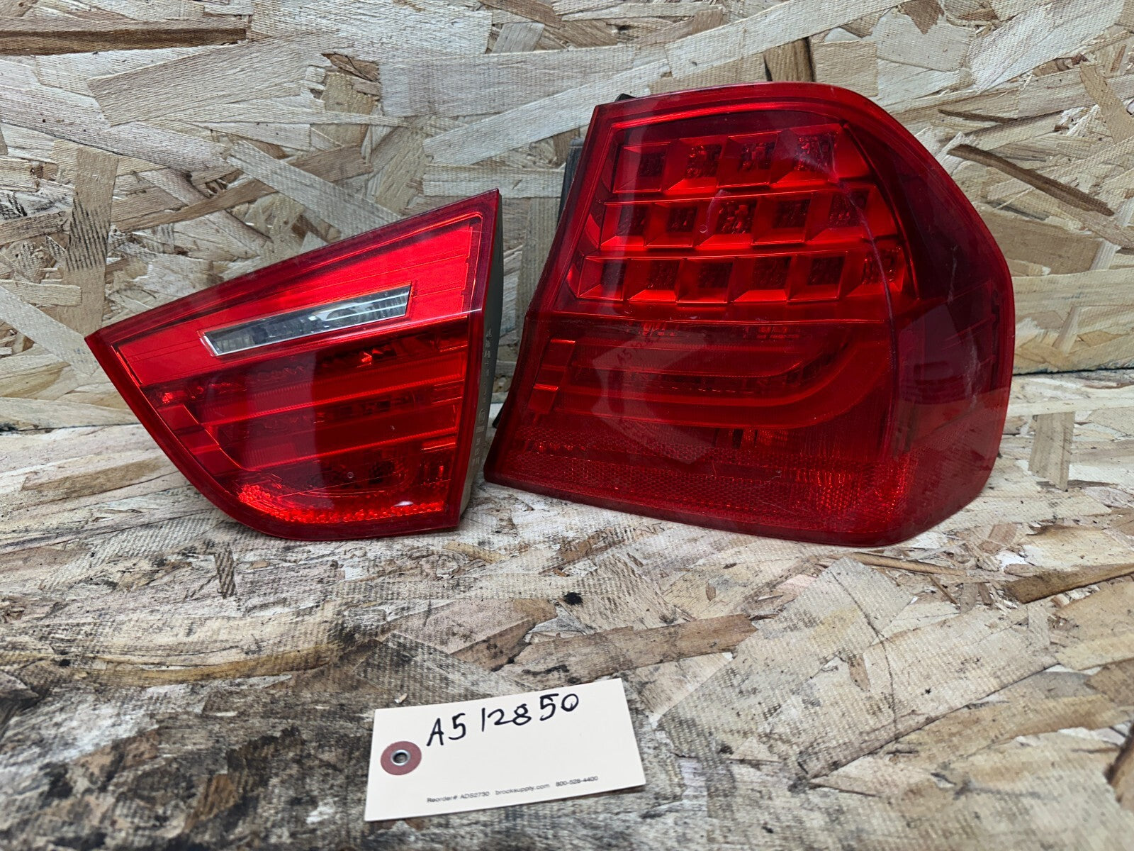 BMW 09-12 E90 LCI RIGHT/PASSANGER SIDE TAIL LIGHT SET OF 2 OEM 7289430/7154156