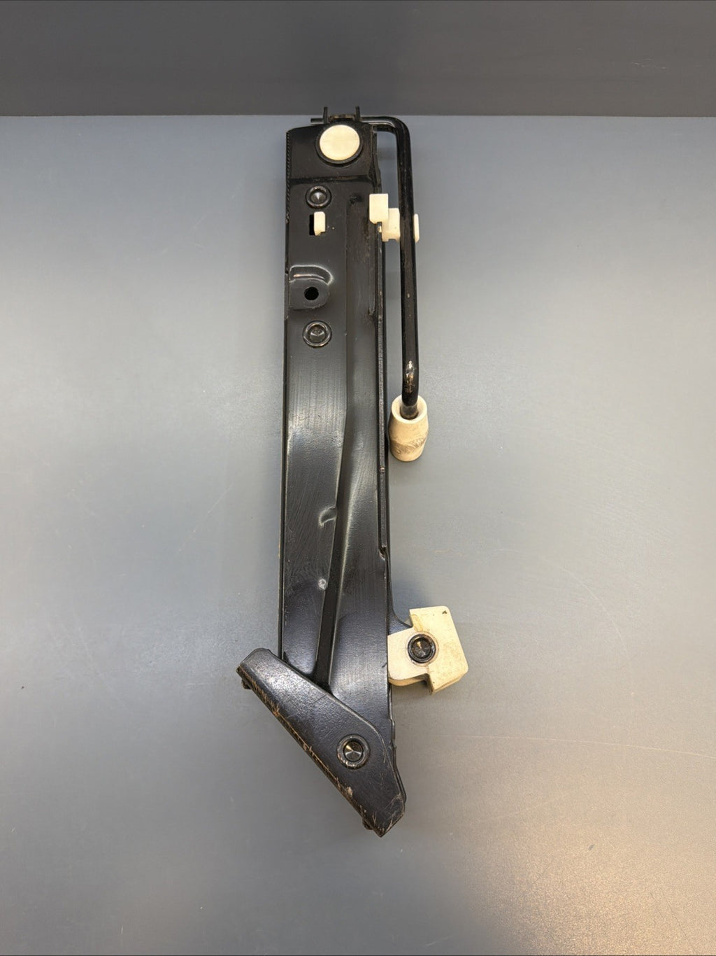 04-10 BMW E60 BMW 550I 525i 530 I 650i SPARE TIRE JACK CAR LIFT OEM 6766621