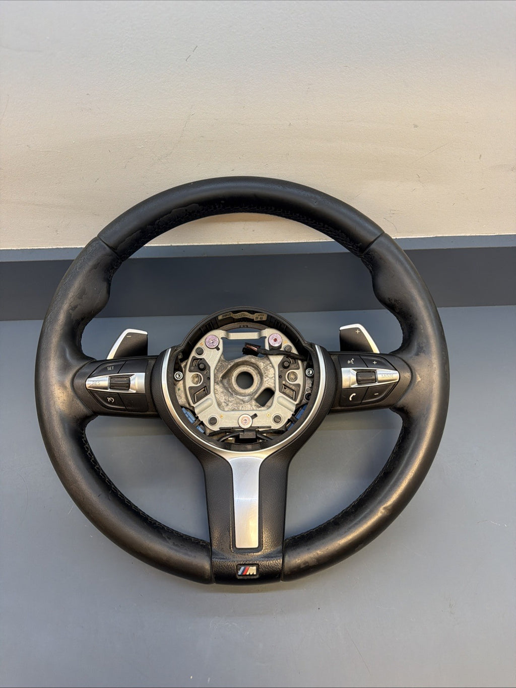 2012-2015 BMW M3 F30 M SPORT STEERING WHEEL M COLORED TRIM 3074437 OEM *NOTE*
