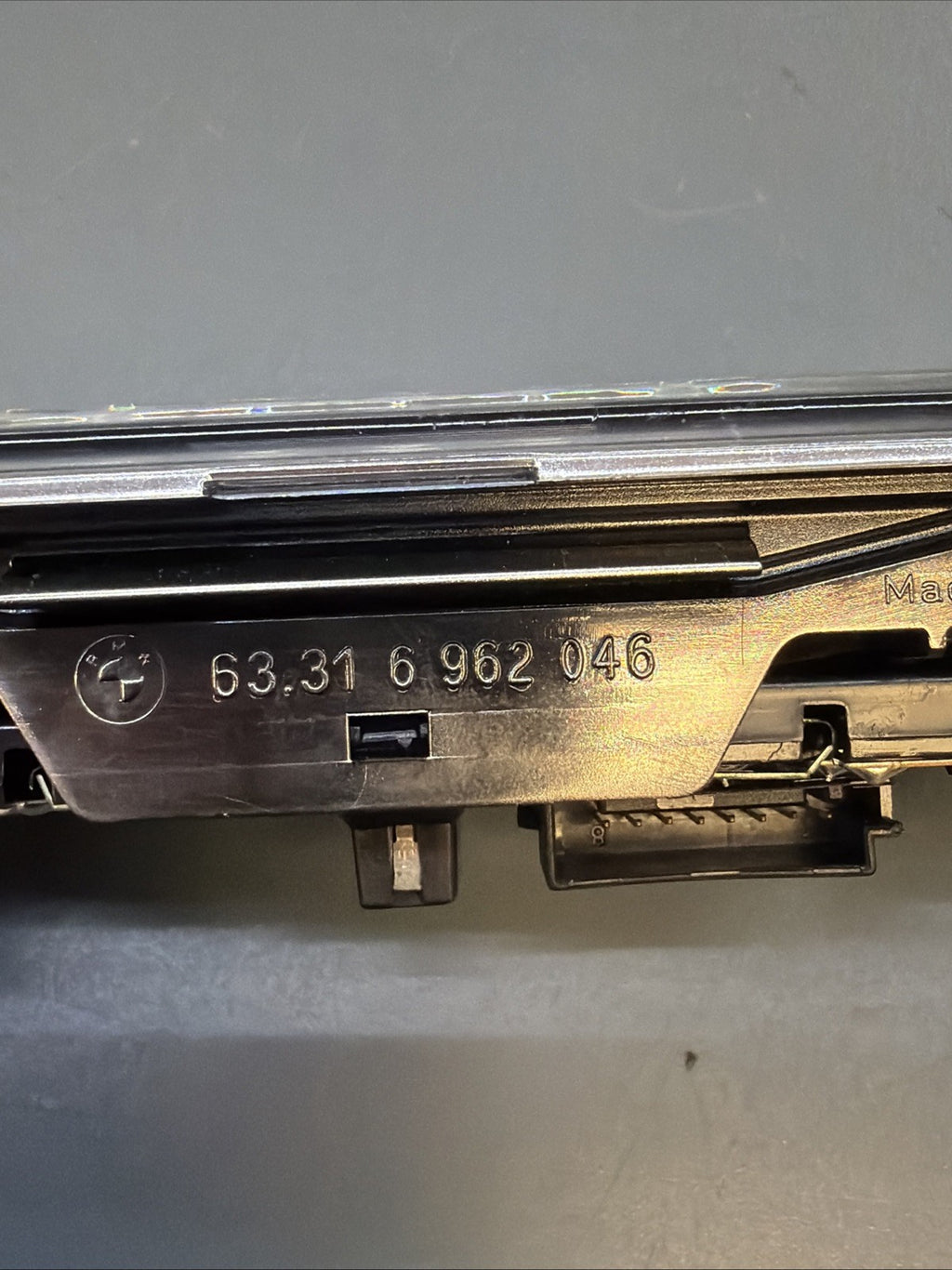 2004 - 2010 BMW X3 E83 OVERHEAD DOME READING LIGHT ASSEMBLY 6962046 OEM