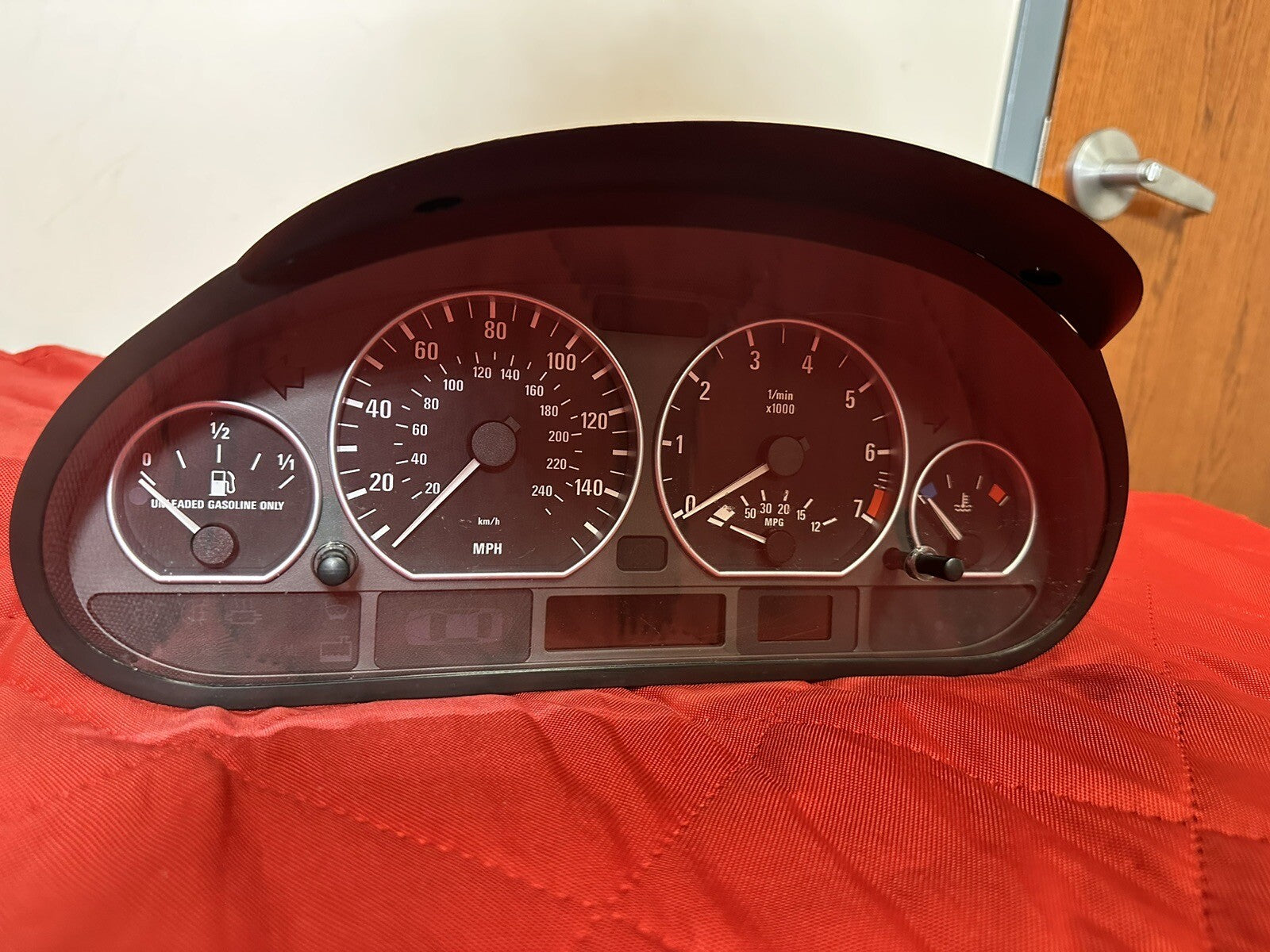 04-05 BMW 3 SERIES 330 INSTRUMENT GUAGE CLUSTER SPEEDOMETER 104K MILES OEM
