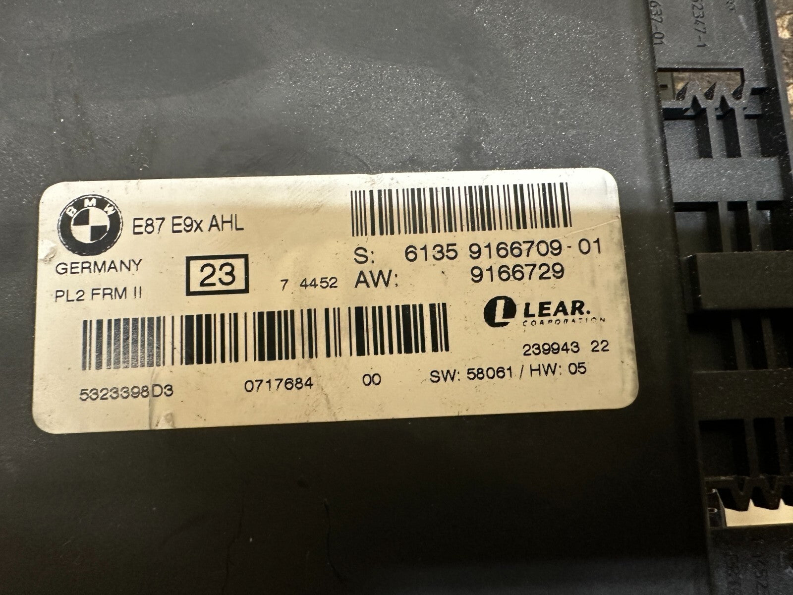 BMW 2006-2008 E90 PRE LCI FOOTWELL LIGHTING CONTROL MODULE OEM 9166709