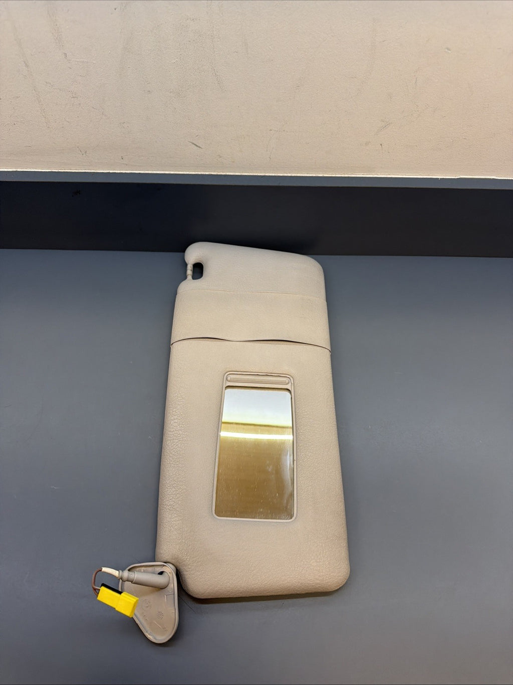 1997-2003 OEM BMW E39 525 528 530 540 Front Left Sun Visor Gray