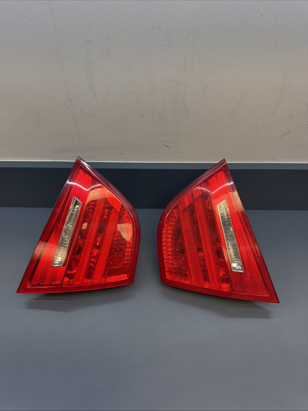 BMW 07-11 E90 LCI 3 SERIES R+L INNER TRUNK LED TAIL LIGHTS 2PC 7289428+7289427