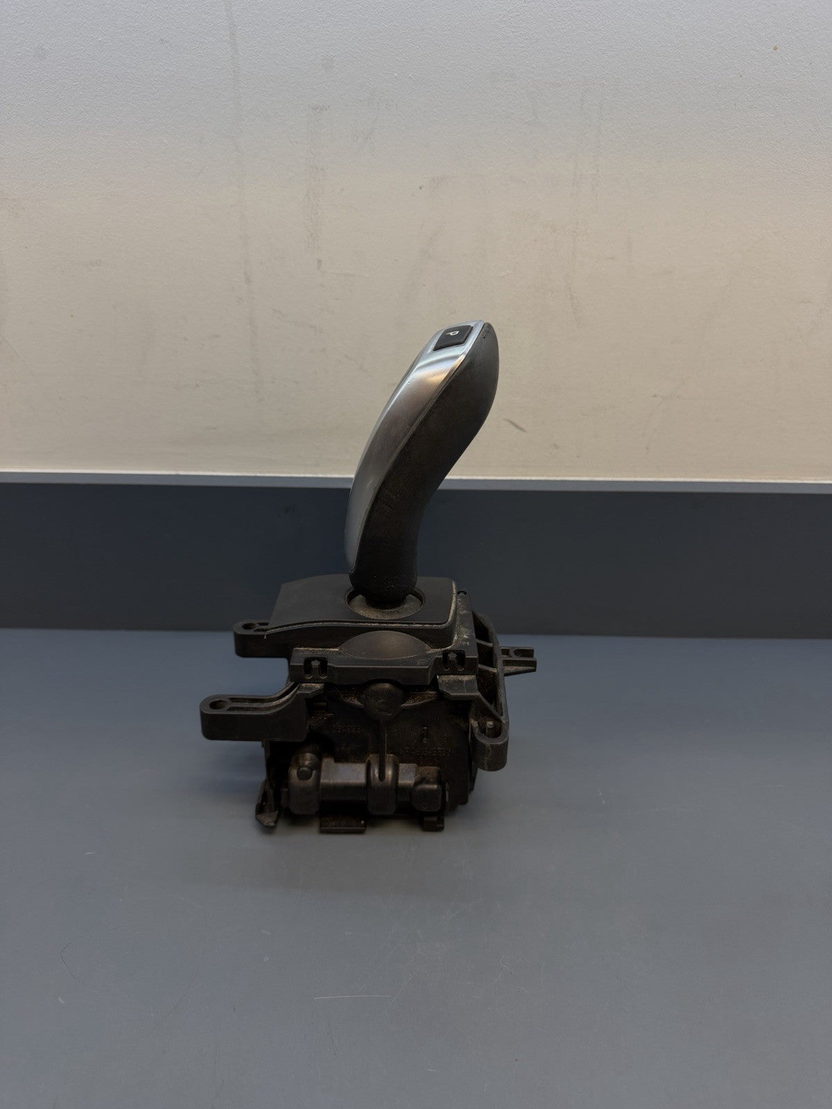 2011 - 2012 BMW X3 F25 TRANSMISSION GEAR SHIFT LEVER KNOB HANDLE OEM 9253077