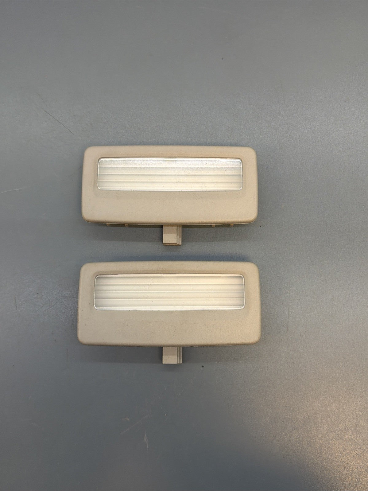BMW F10 F02 F07 FRONT LEFT AND RIGHT SIDE SUN VISOR LIGHT LAMP Gray SET OEM