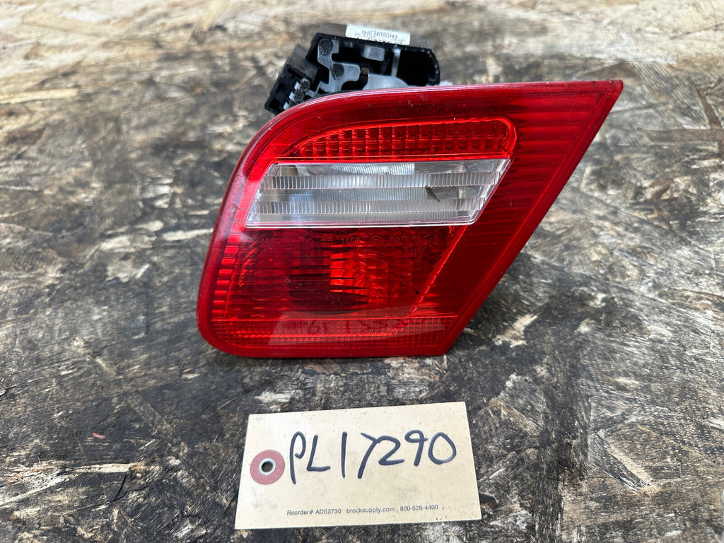 BMW 98-06 E46 3 SERIES INNER TRUNK LEFT+RIGHT TAIL LIGHTS 2PC 6920706+6920705