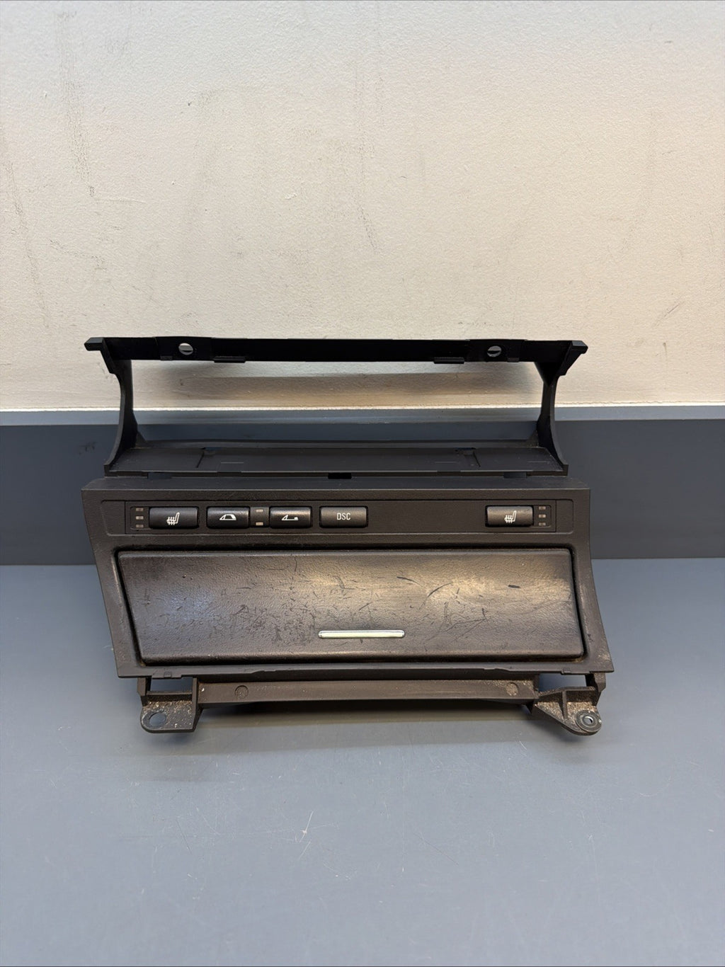 01-06 BMW E46 CONVERTIBLE DASH CENTER CONSOLE ASHTRAY DSC TOP ROOF 8268887