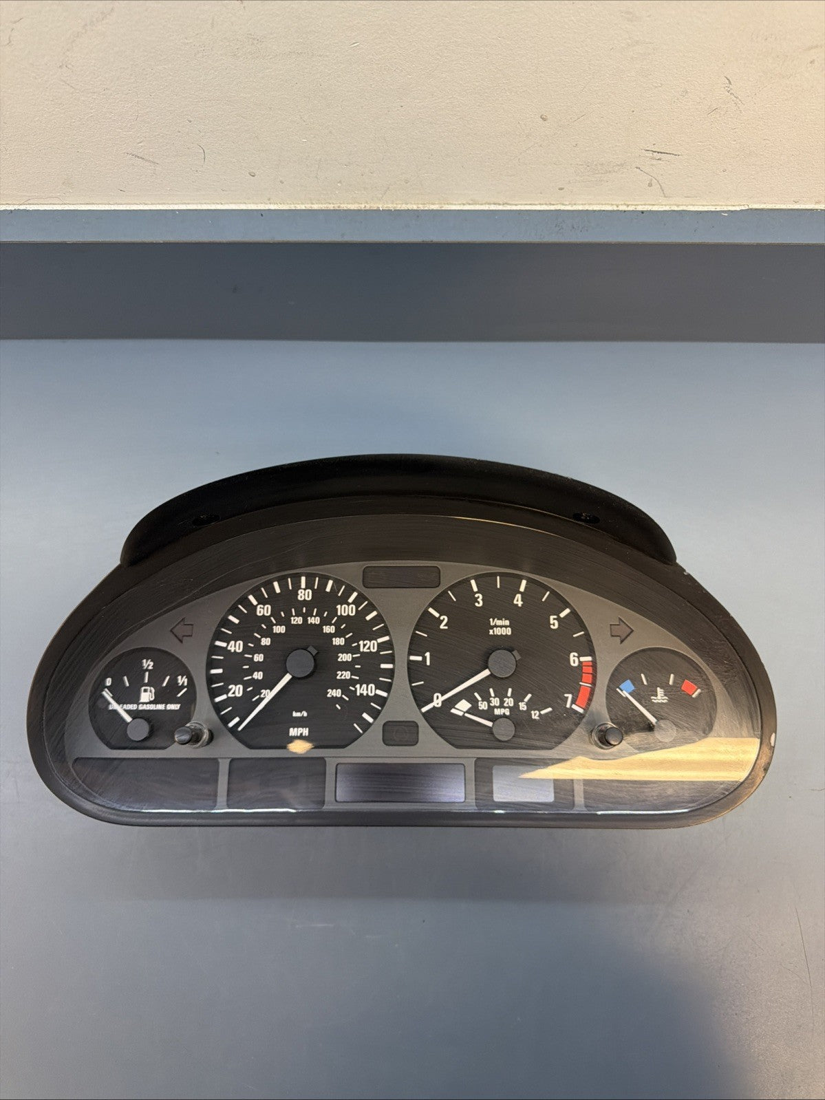 99-05 BMW 325i E46 AUTO Speedometer Instrument Cluster 150K miles 6906897