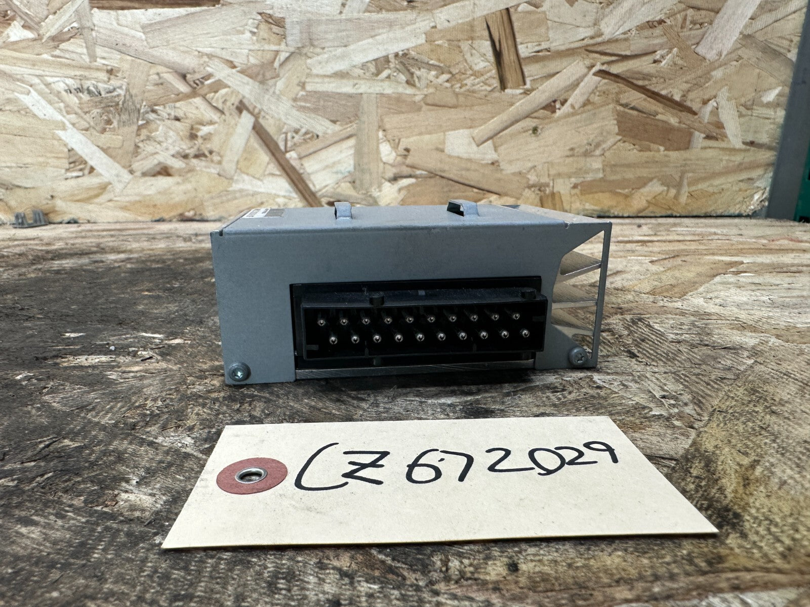 BMW 2004-2010 E60 5 SERIES HARMAN BECKER HiFi AUDIO AMPLIFIER OEM 6920461