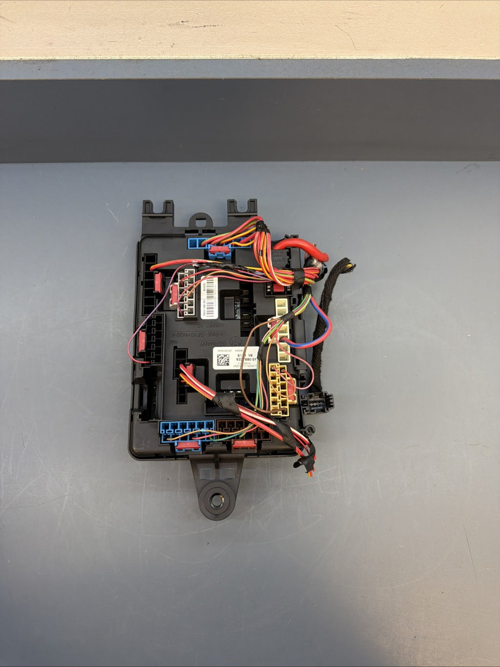 2013 - 2016 BMW F30 F32 F34 F36 F80 F82 M3 M4 REAR FUSE RELAY BOX MODULE 9337880