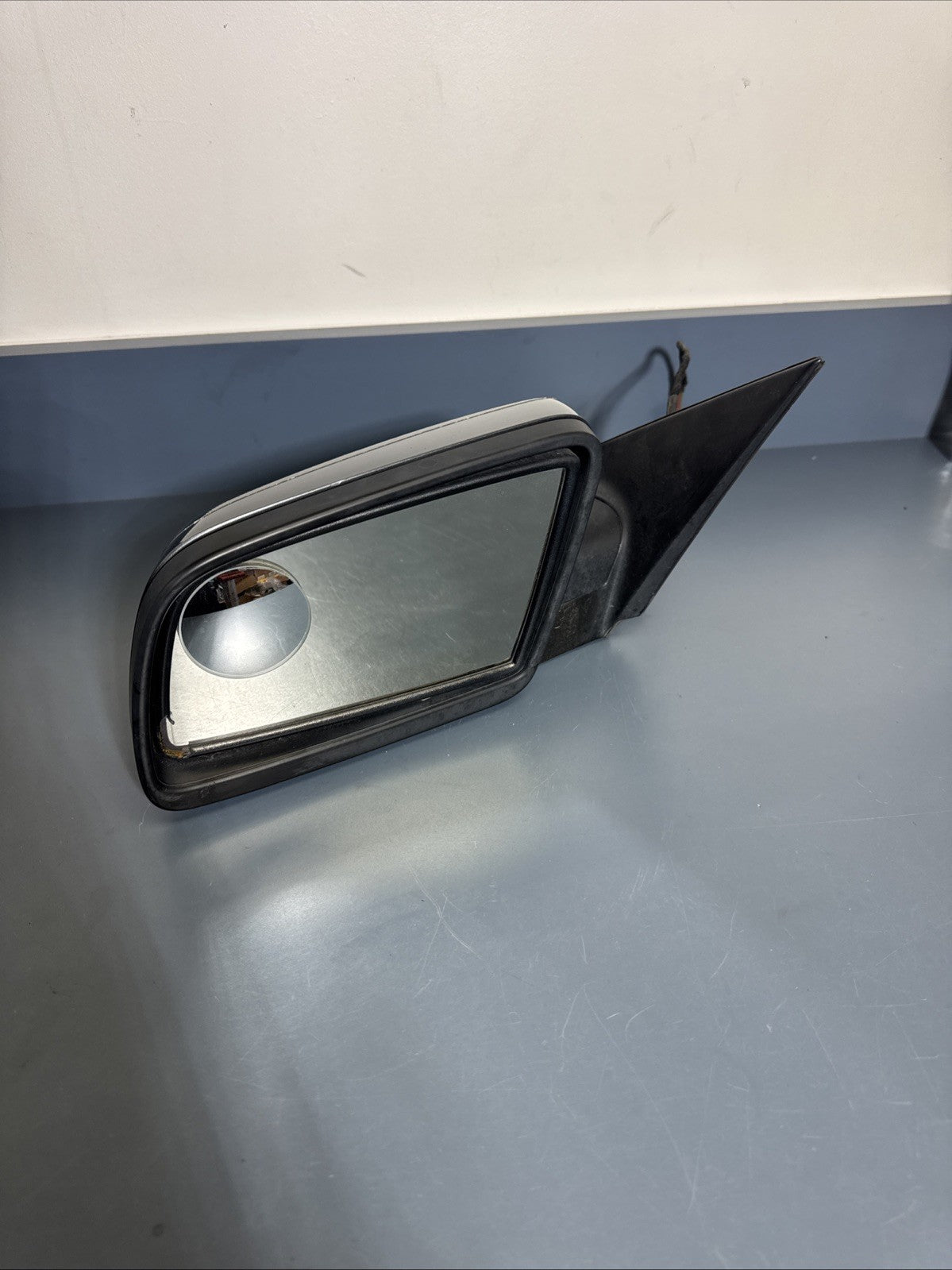 06 07 08 09 10 BMW 5 Series 535i Left Mirror Power Heated 7043437 668 E60