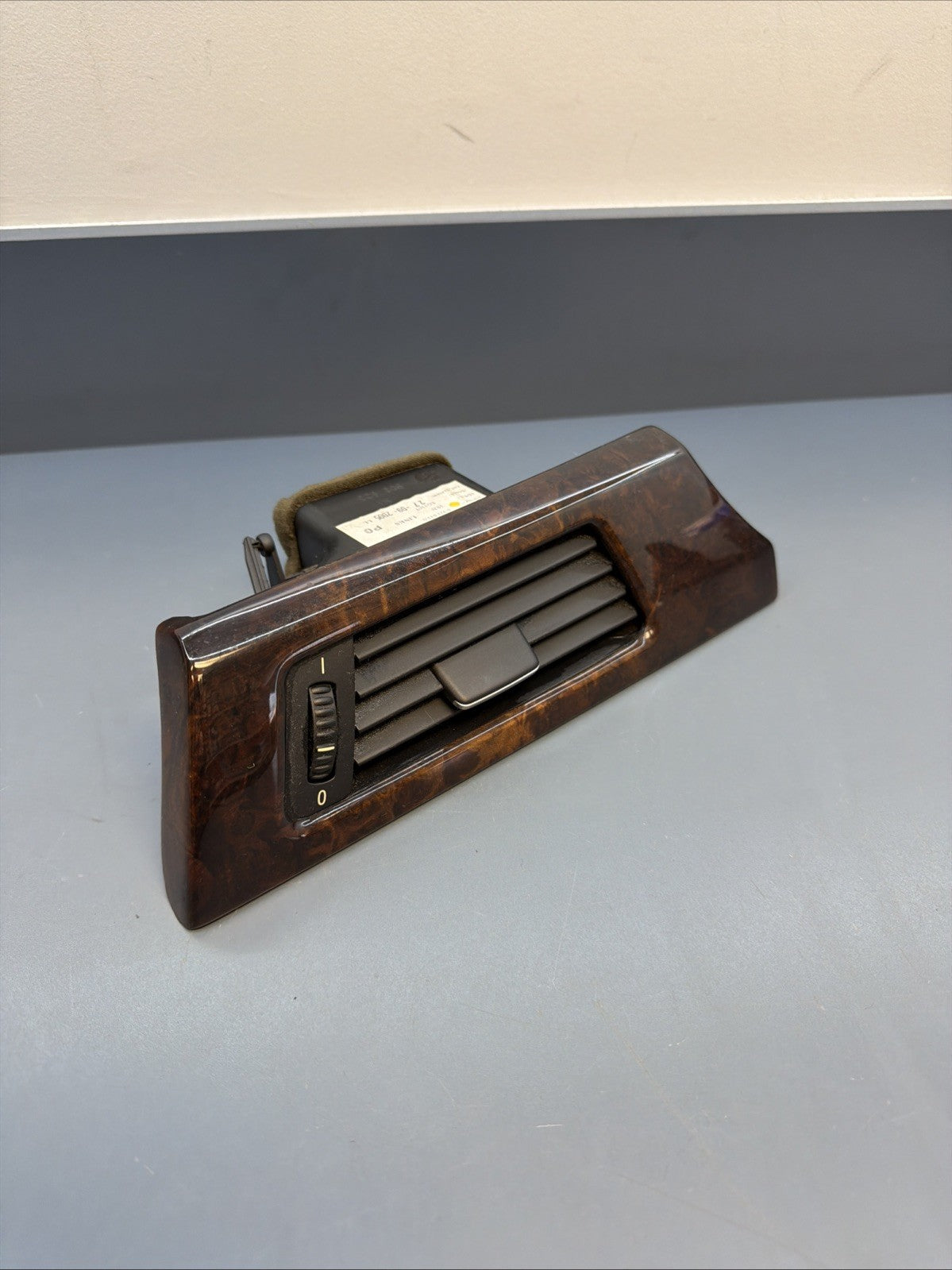 BMW E90 E91 E92 E93 06-13 325i 328i 330i 335i Wood Grain vent trim left 7132853