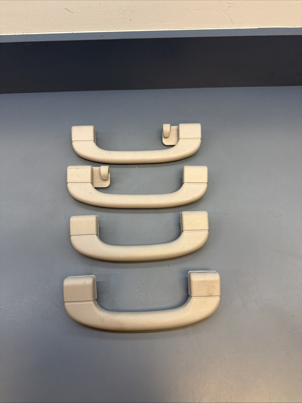 06-11 BMW E90 328I 335I INTERIOR ROOF GRAB HANDLE 7033659 OEM SET OF 4 GRAY