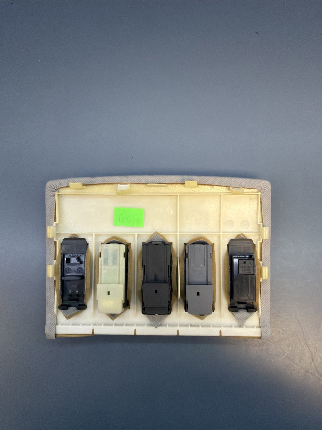 06 - 10 BMW 5series E60 OVERHEAD ROOF CONSOLE SUNROOF CONTROL SWITCH 6907288 OEM