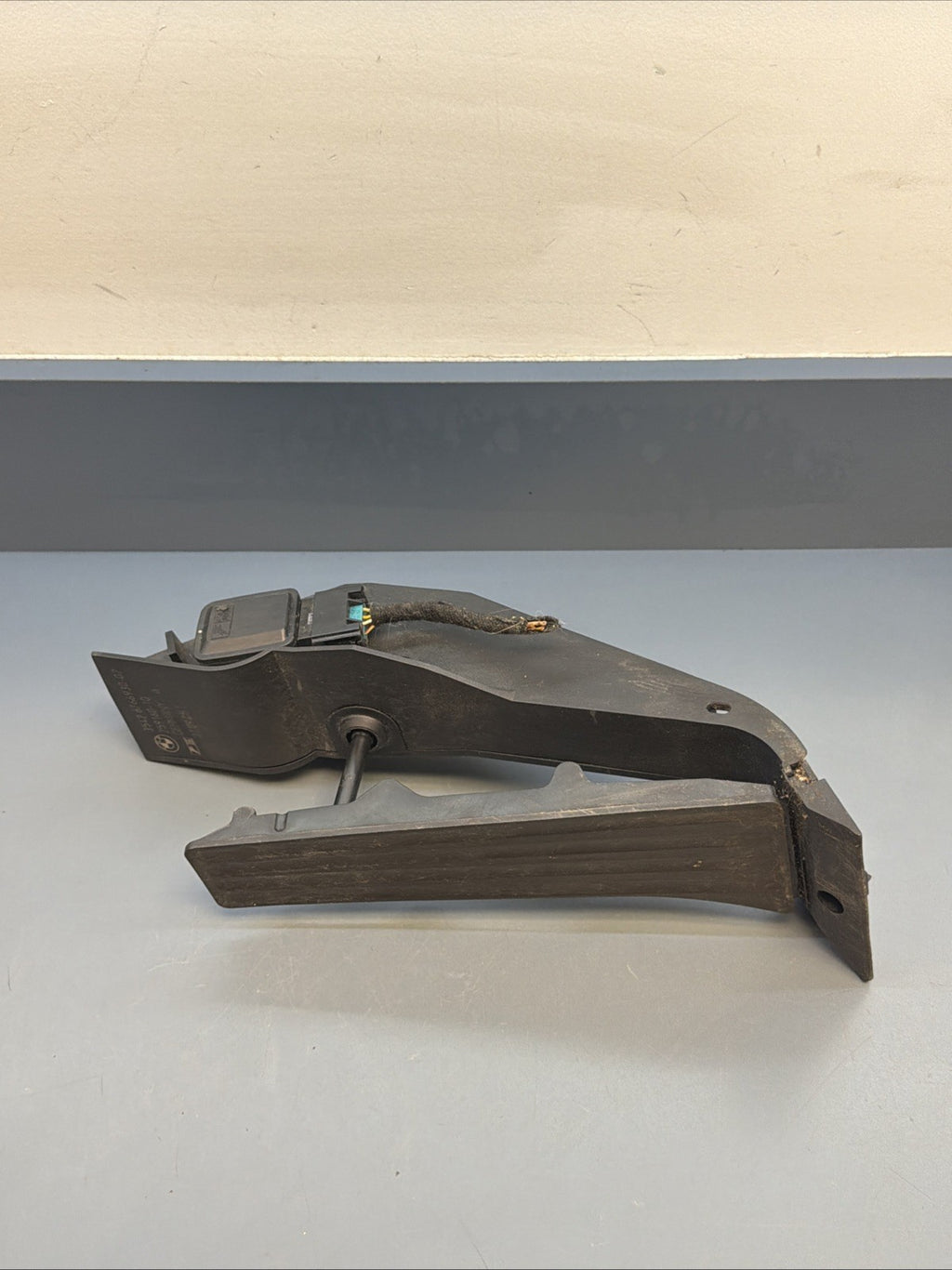 BMW E90 E83 X3 3 SERIES 2003-2012 THROTTLE GAS ACCELERATOR PEDAL OEM 6766930