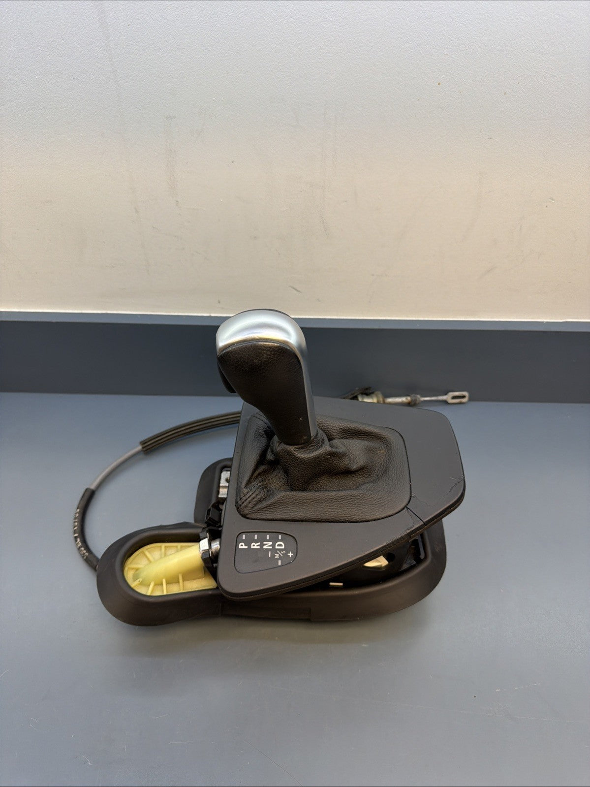 06-11 BMW E90 E91 325i XI 330i Automatic Transmission Gear Shifter 7548061