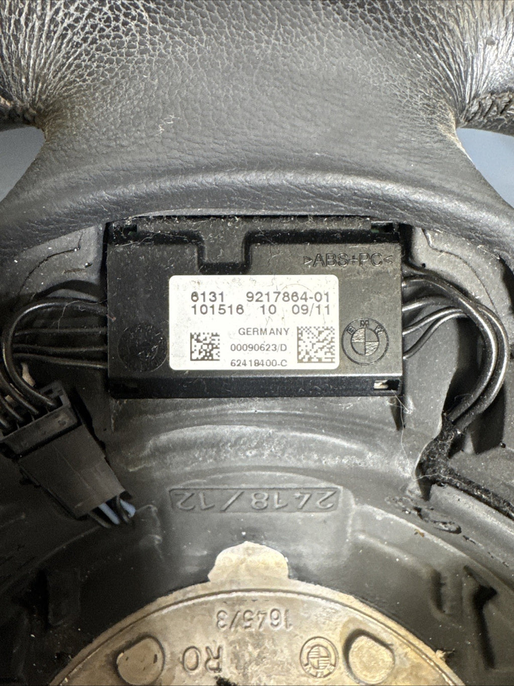 2006–2011 BMW 325i E90 STEERING WHEEL W/ CONTROL SWITCHES OEM 6959893-01 6764547