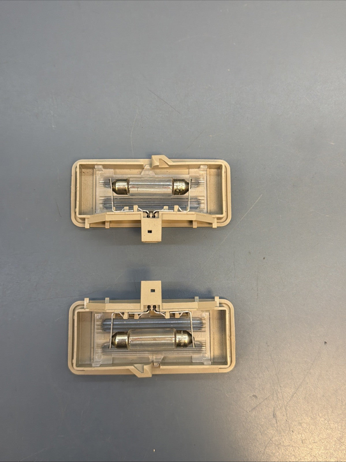 07-13 OEM BMW E92 328 335 Front Overhead Sun Visor Light Lamp Beige Pair 6962017