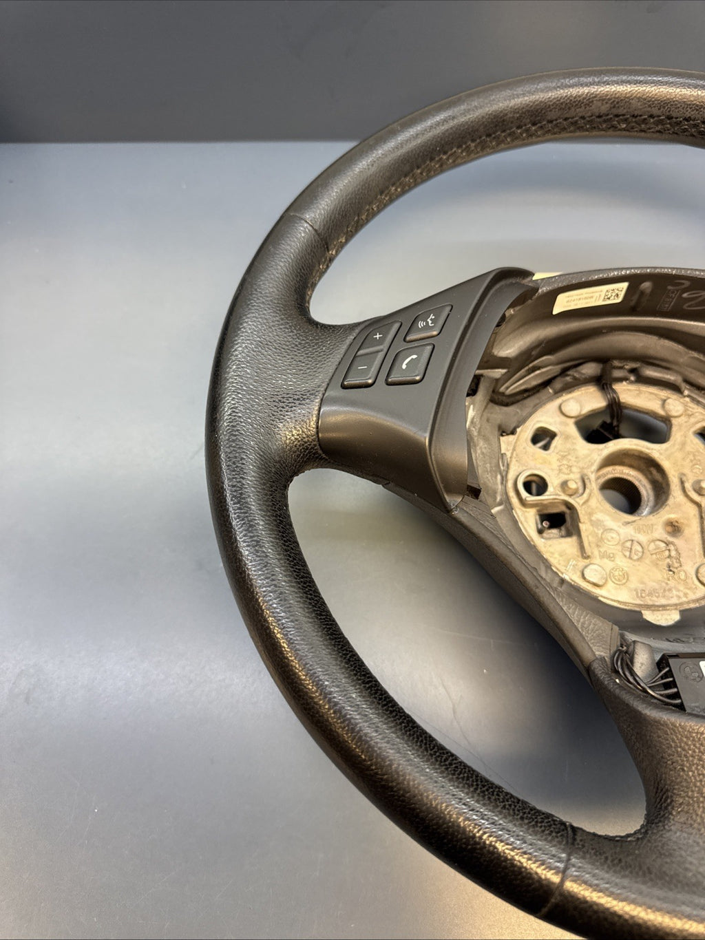 06-12 OEM BMW E90 E91 BASE Leather Steering Wheel Heated  Black 6795569