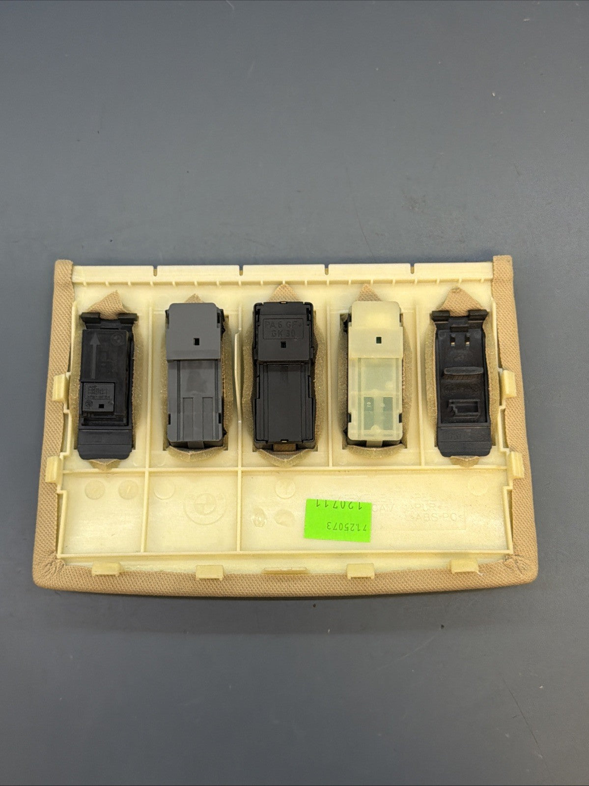 04-10 BMW E60 Front Upper Sunroof Mic Switch Control Switch Trim 7037685 BEIGE