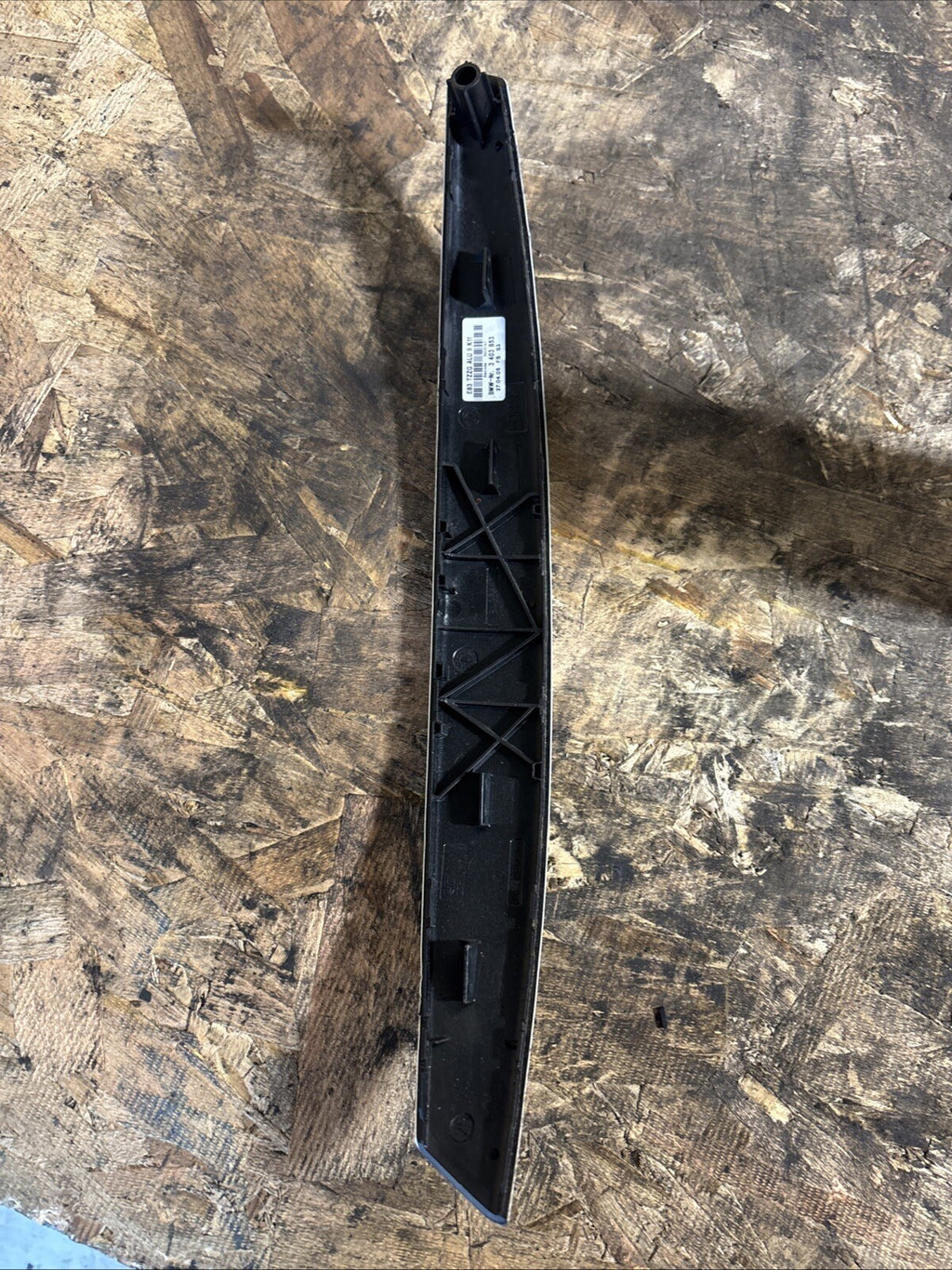 04 05 06 BMW X3 E83 REAR LEFT DRIVER SIDE DOOR STRIP HANDLE UPPER TRIM OEM D34