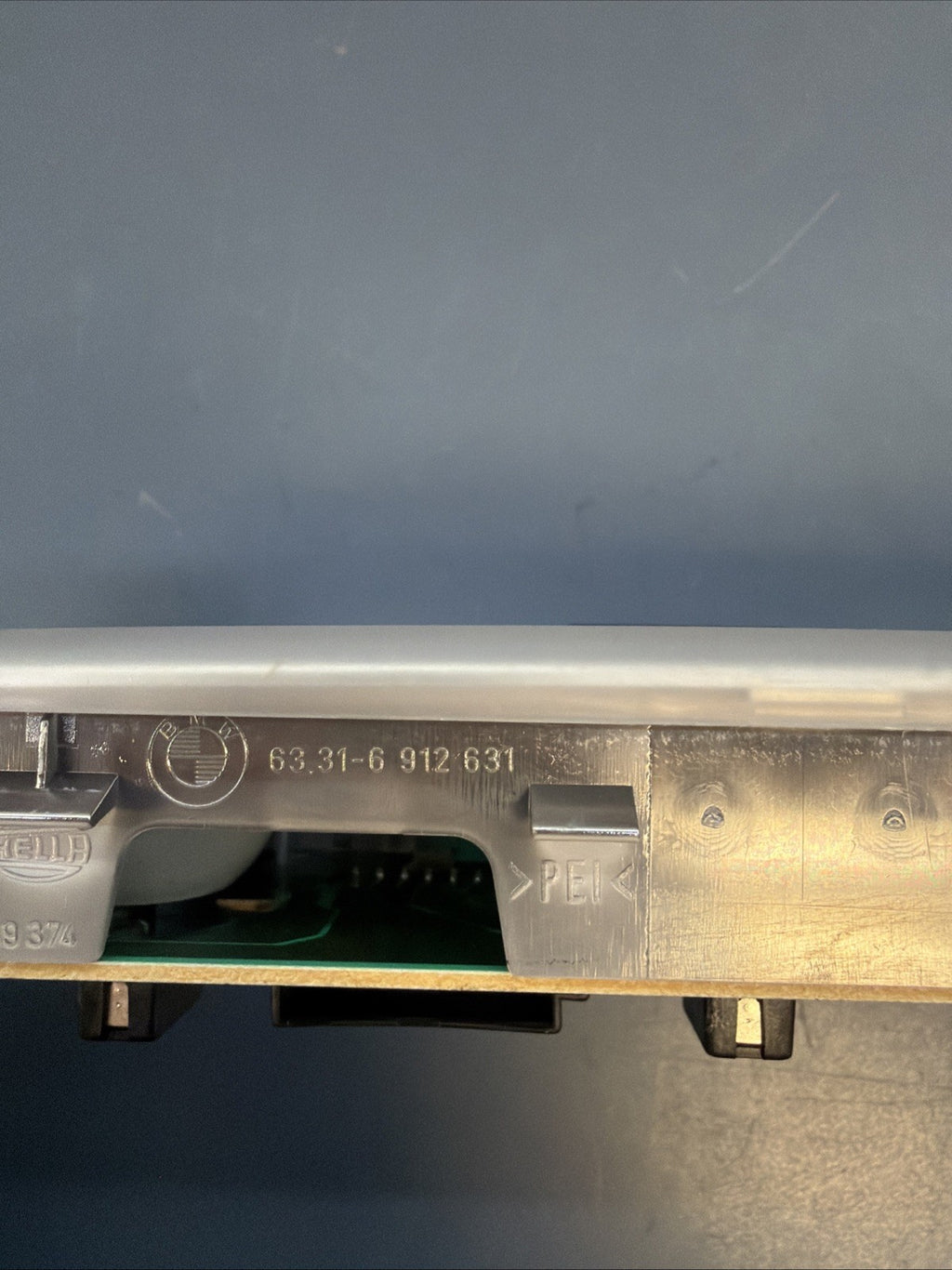 BMW 01-10 E60 5 SERIES FRONT INTERIOR OVERHEAD READING DOME LIGHT OEM 6912631