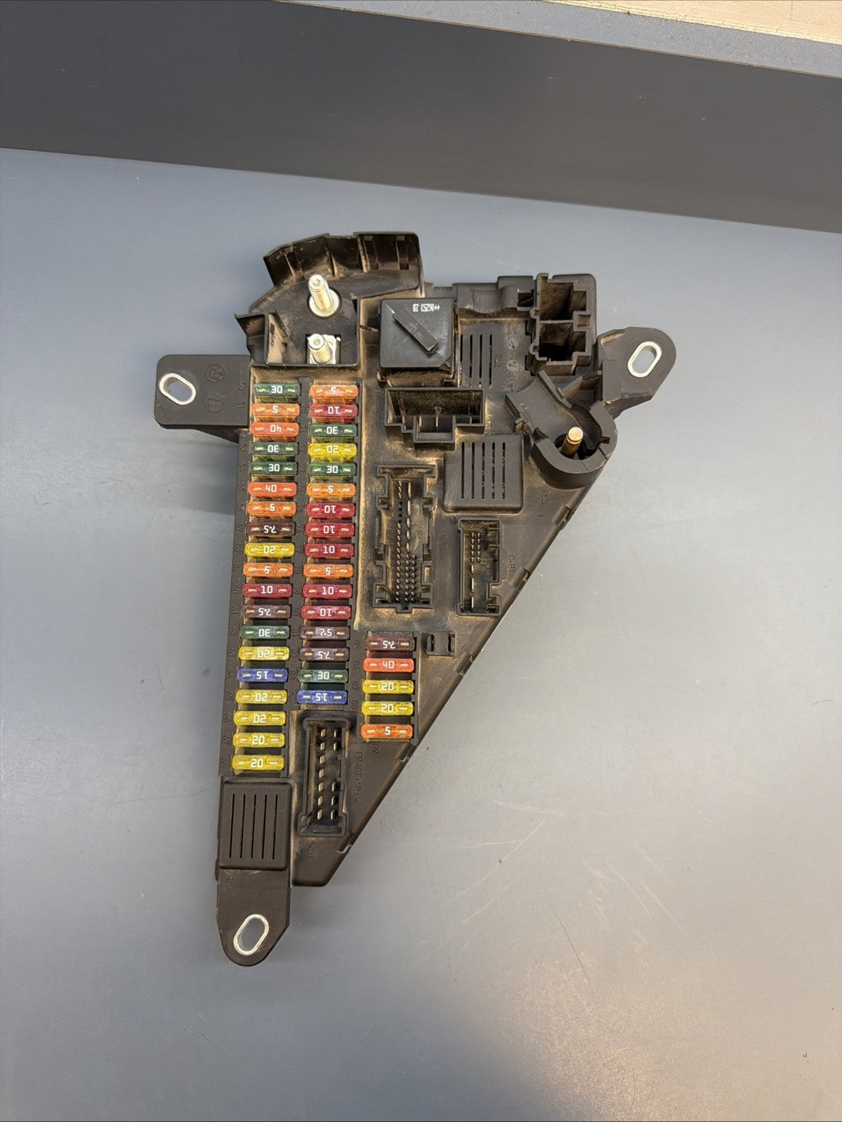04-10 BMW E63 E64 650i POWER FUSE BOX FUSEBOX REAR OEM 6906618