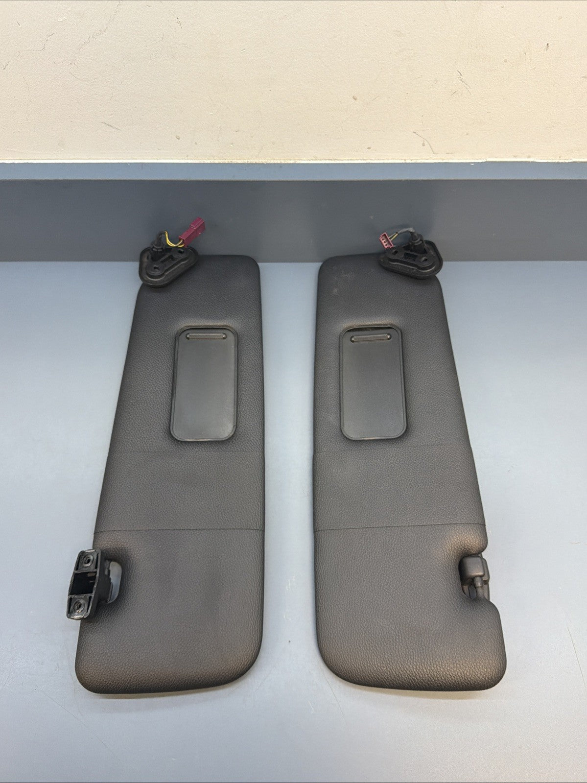 07-13 OEM BMW E88 E93 335 M3 Convertible Driver Passenger Leather Sun Visor SET