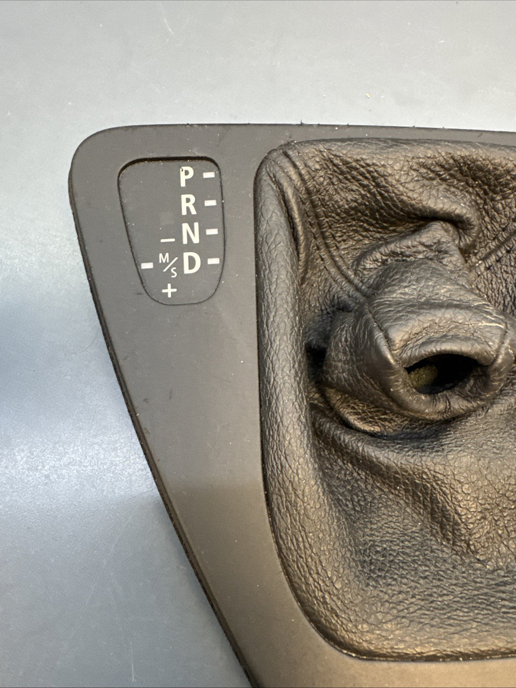 06-13 BMW 335i 335xi 328xi 328i E90 E92 E93 Gear Selector Shifter Boot 7155643