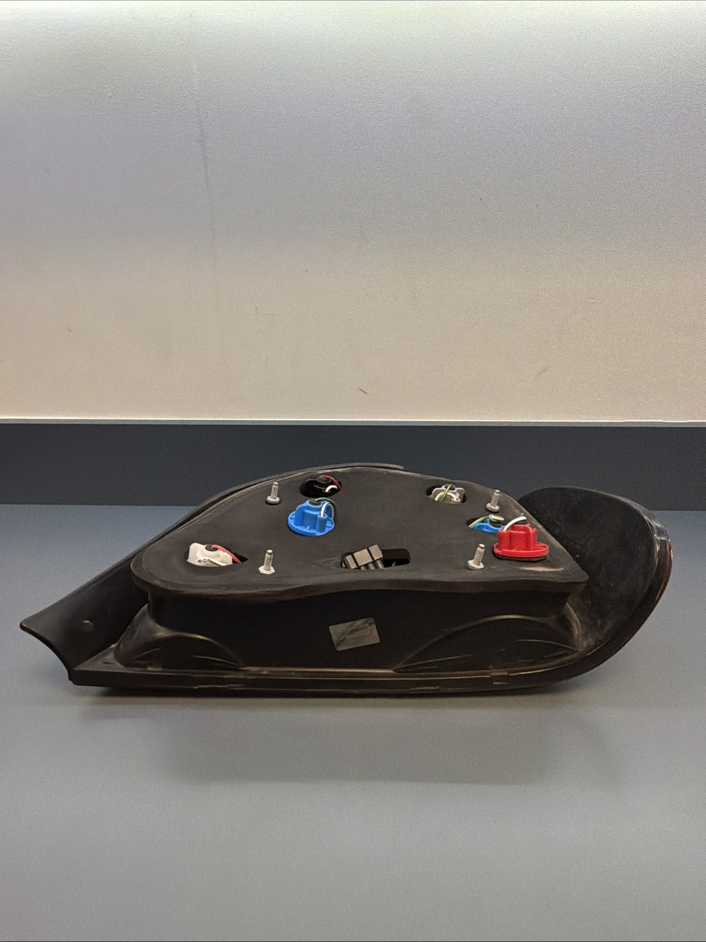 99-02 E38 BMW 7-Series 740i Left Side Drivers Side Tail Light Assembly