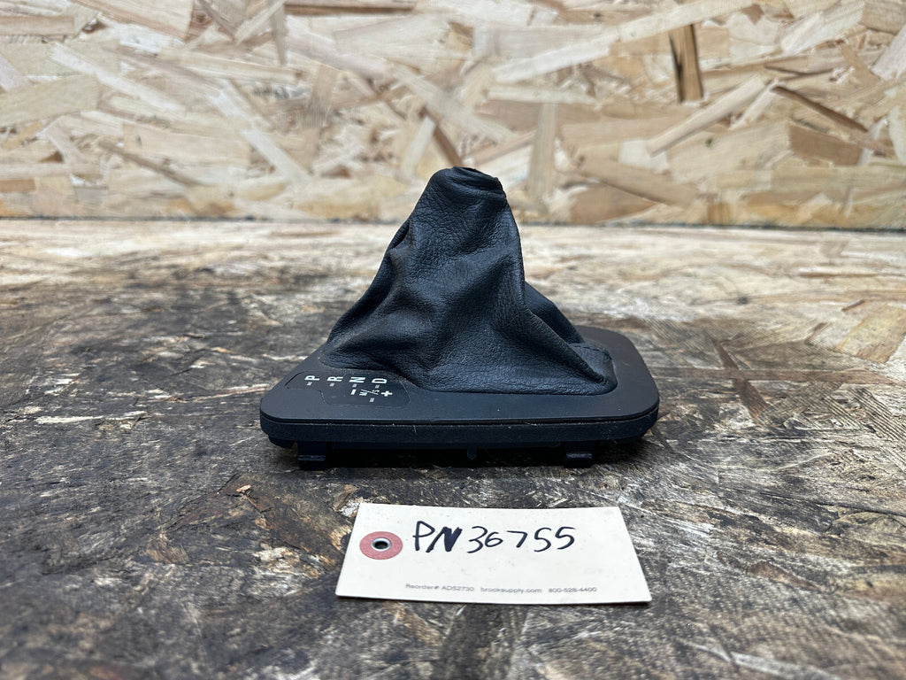 BMW 99-06 3 SERIES CENTER CONSOLE AUTOMATIC TRANS SHIFT BOOT+TRIM 7060677