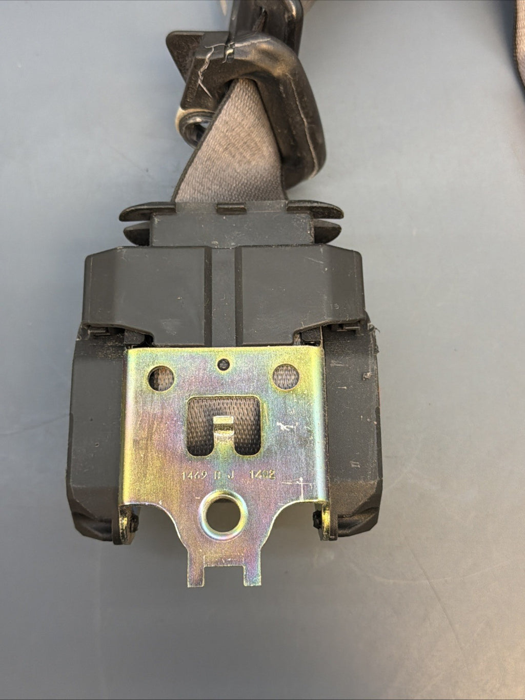 95-03 Bmw E39 5/7 Series Front Left Driver Upper Seat Belt Retractor  8198569