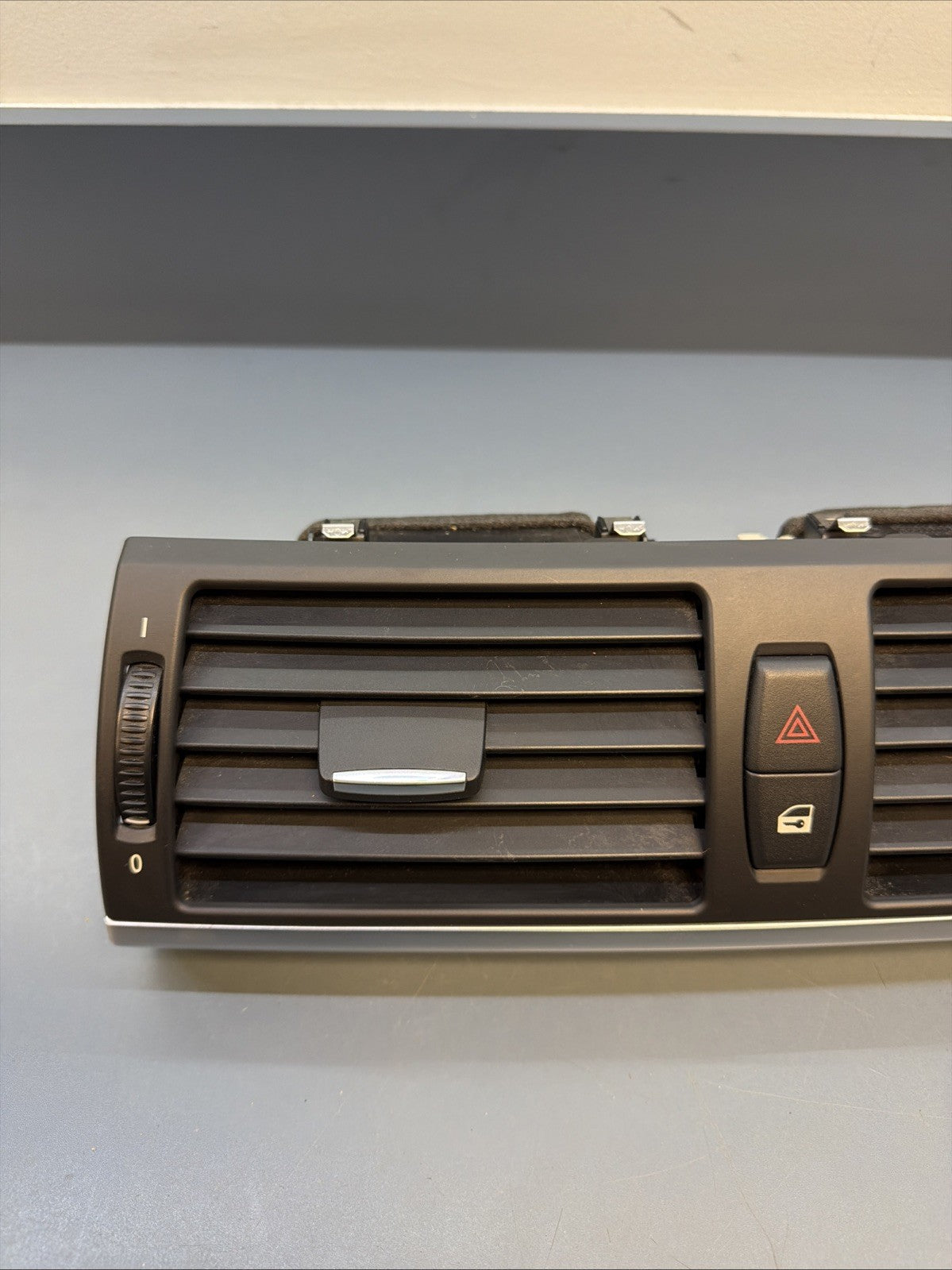 2007 -2013 BMW E70 X5 OEM FRONT DASH DASHBOARD AIR VENT GRILLE CENTER 9210705