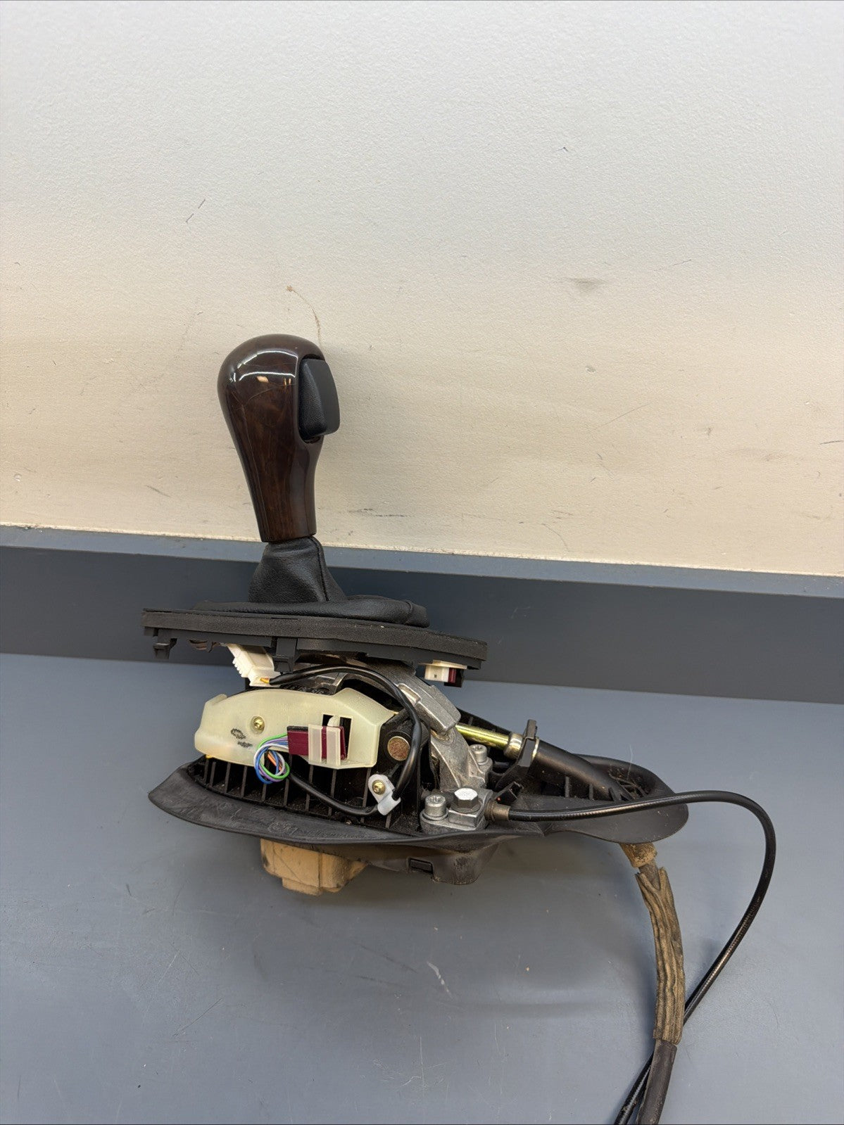 BMW 98-06 E46 3 SERIES STEPTRONIC AUTOMATIC TRANS GEAR SHIFTER/SELECTOR 7515261