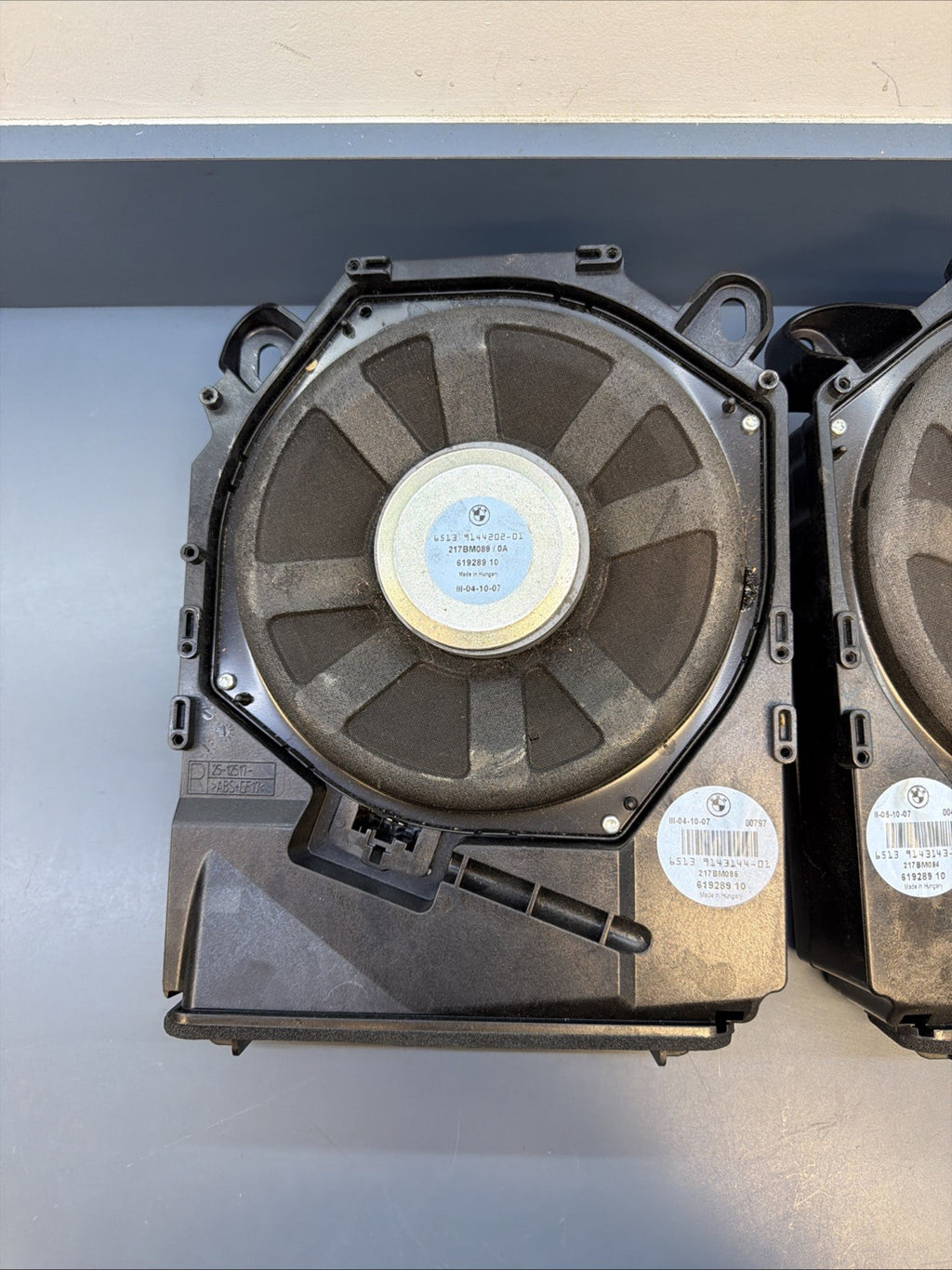 08-13 BMW E82 E88 135I FRONT LEFT & RIGHT HI-FI SUBWOOFER SET 9143143 9143144