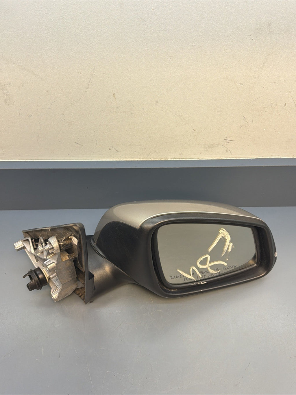 2013 BMW 335i Front Right Passenger Side Door Mirror 021185 OEM