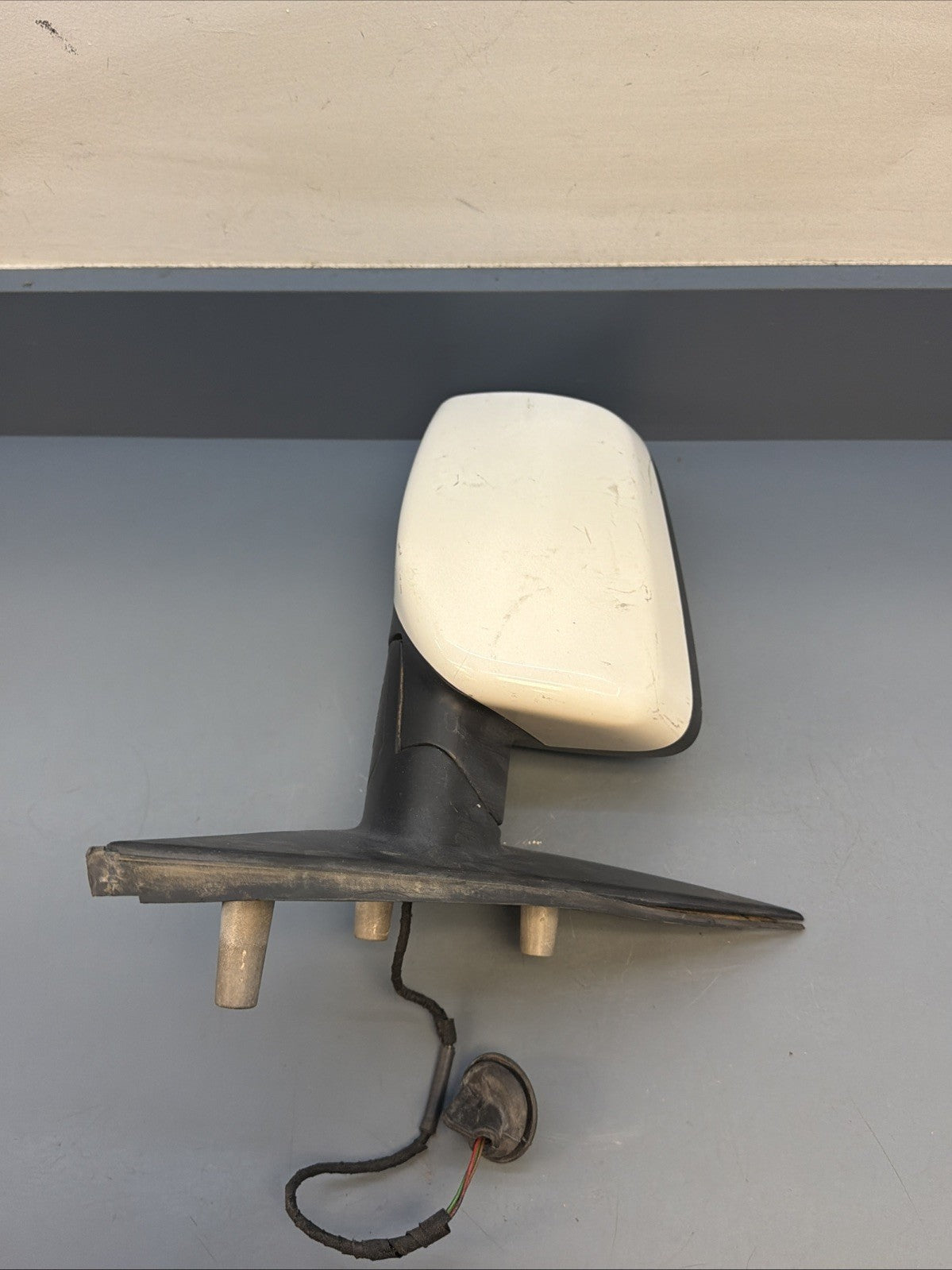 2006-2010 BMW 528i Front Right Side Door Side View Mirror Assembly 7043437 OEM
