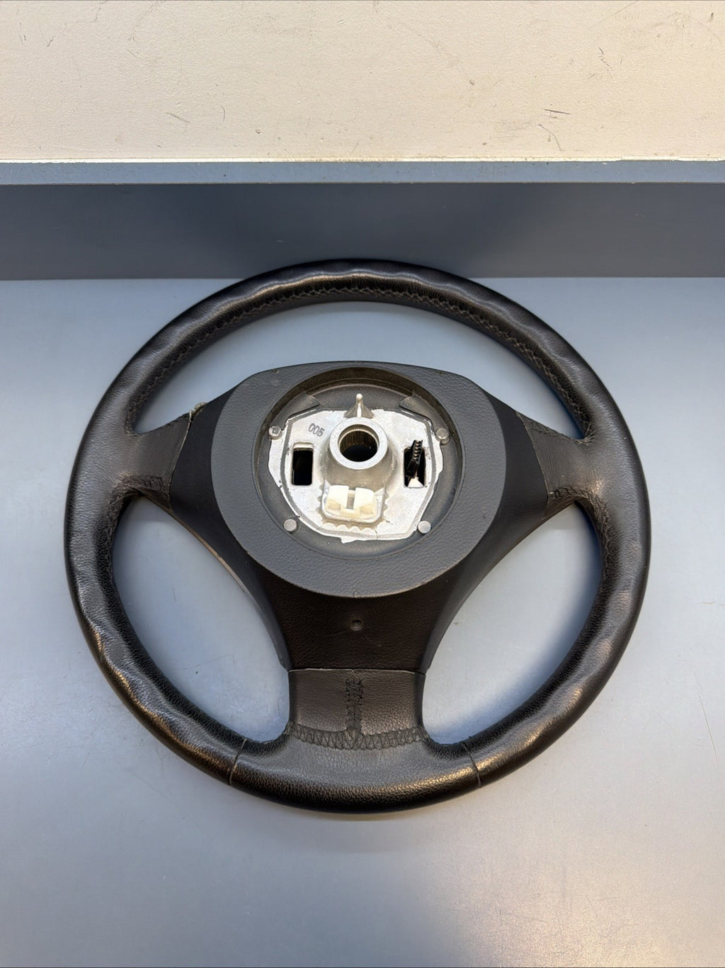 2004-2007 BMW 530I STEERING WHEEL W/ CRUISE CONTROL SWITCH 6938773