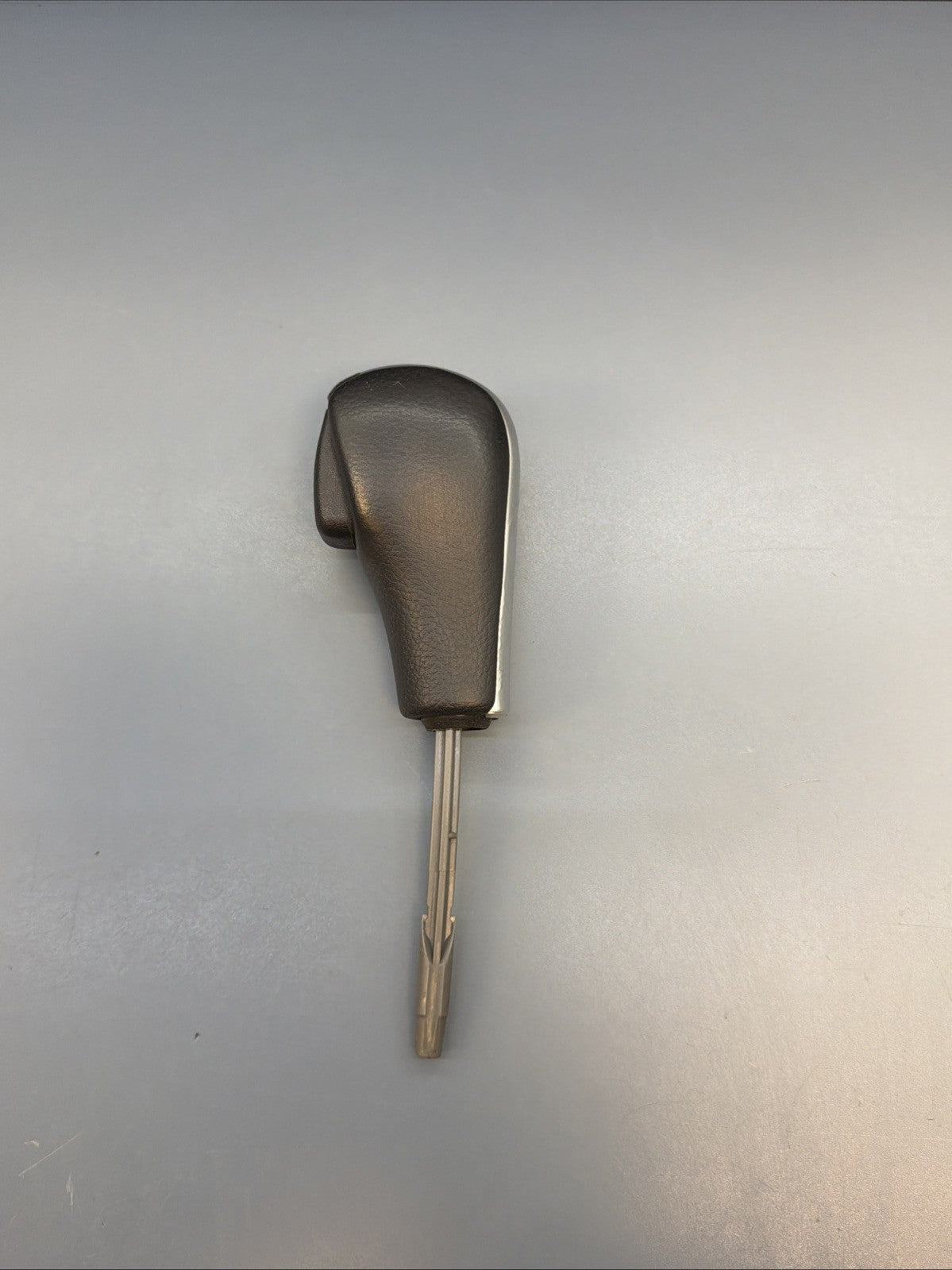 07-10 BMW X3 E83 GEAR SHIFTER KNOB TRIM COVER BOOT BLACK 354882 OEM