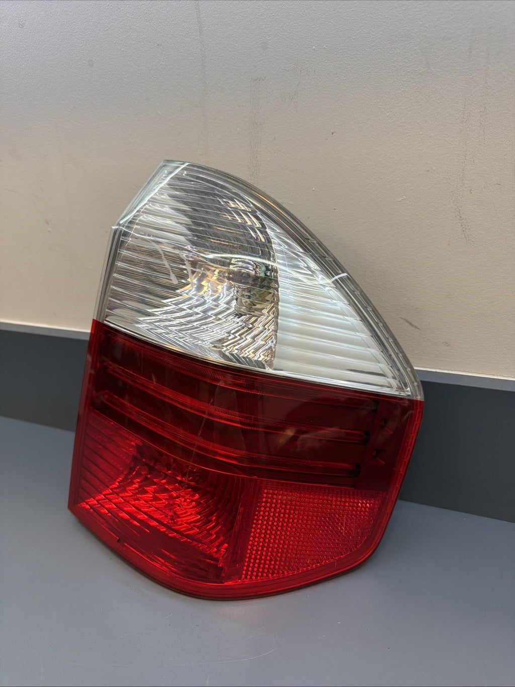 2007-2010 BMW E83 X3 Right Passenger Side Rear Outer Halogen Light OEM 7162212