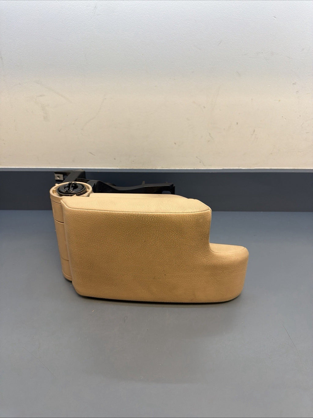 99-05 Bmw E46 325i 330i Front Center Console Arm Rest Lid Leather BEIGE 8213678