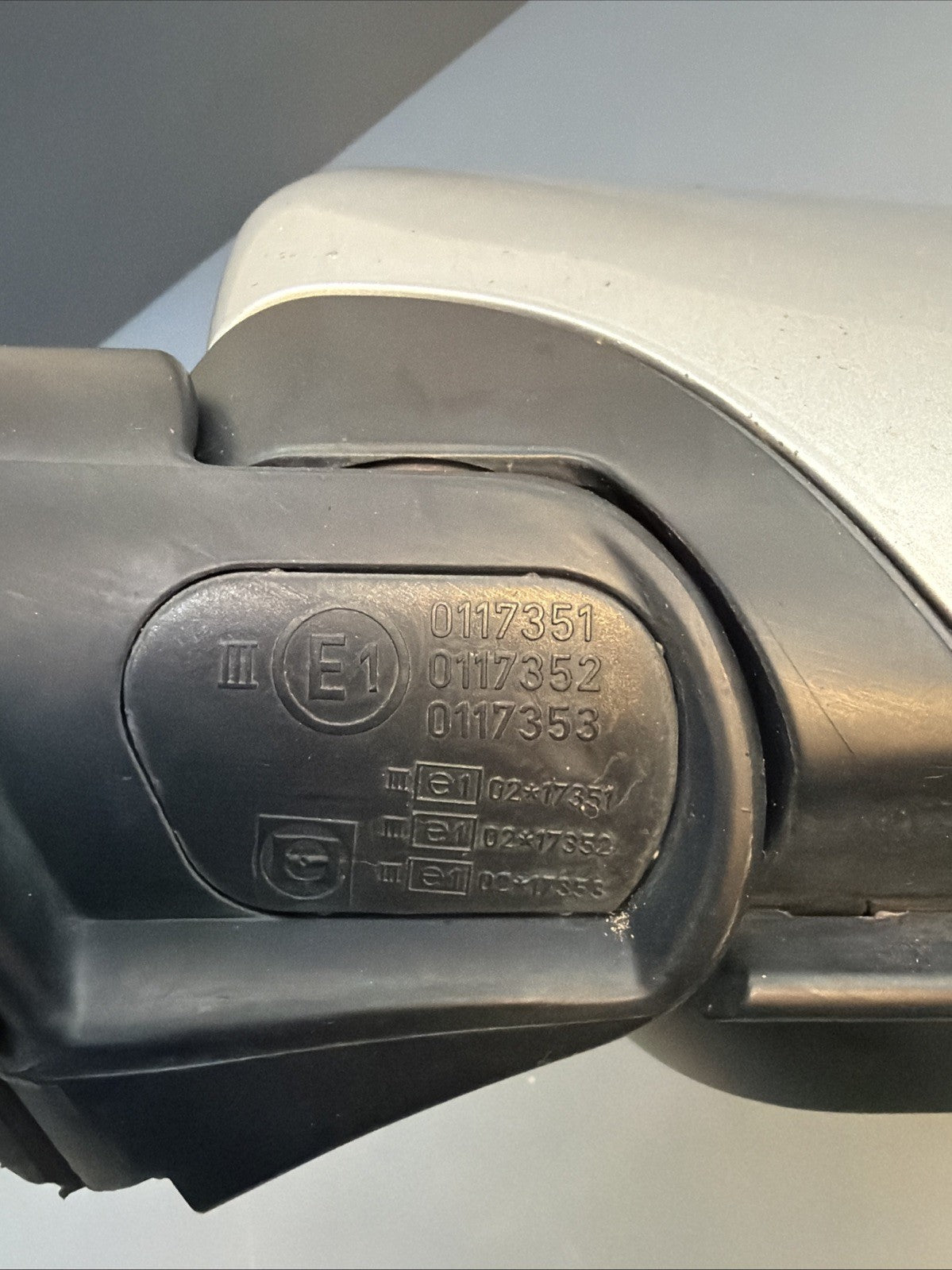 BMW E46 SEDAN LEFT DRIVER SIDE MIRROR SILVER COMPLETE OEM BMW 7153087 7153117